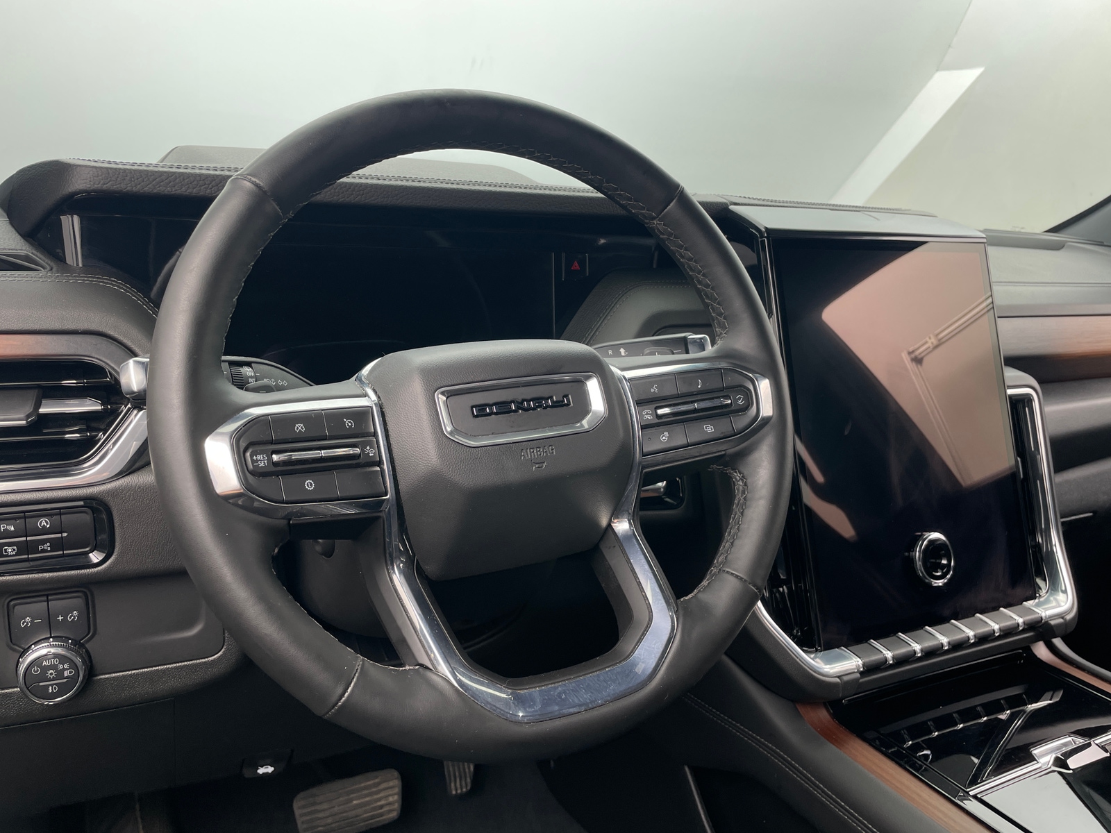 Thumbnail: 2025 GMC Yukon - 4