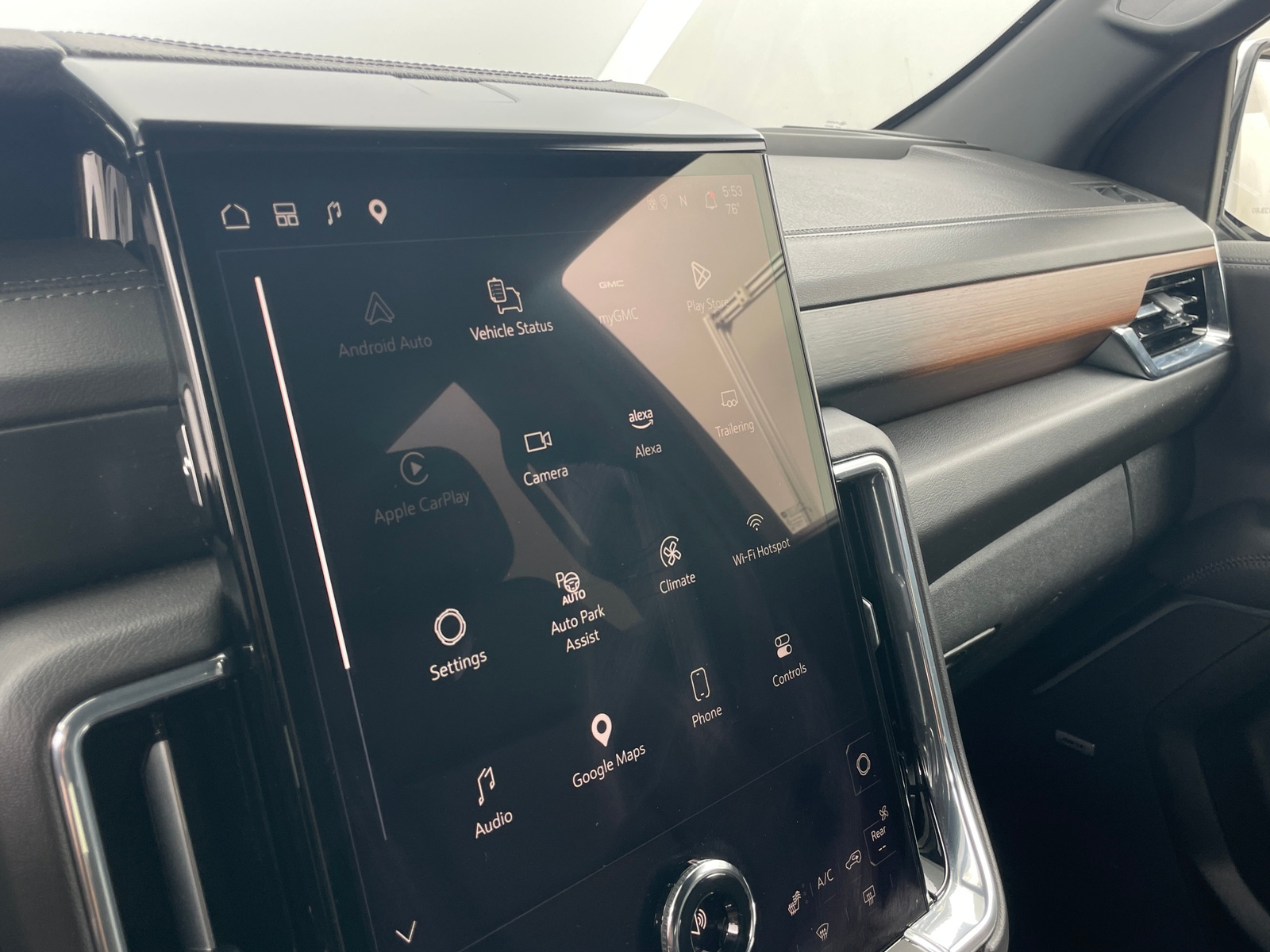 Thumbnail: 2025 GMC Yukon - 3