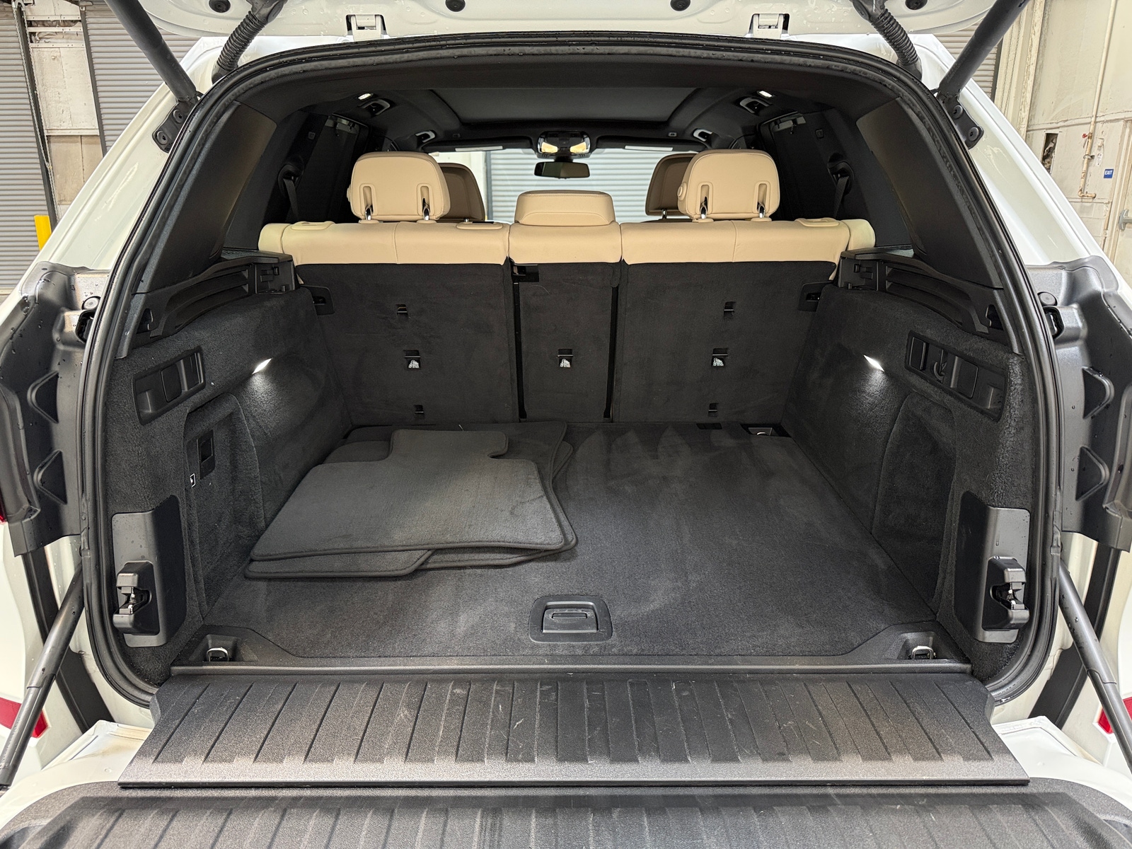 Thumbnail: 2021 BMW X5 - 6