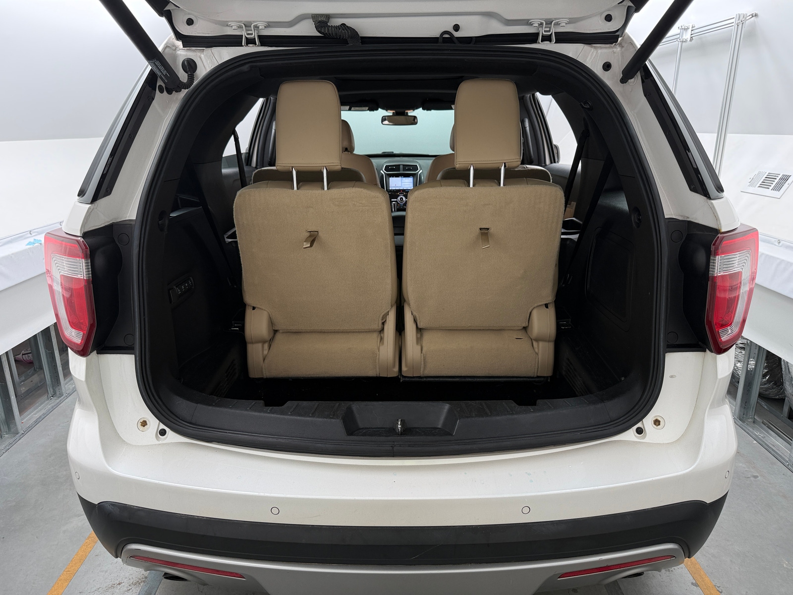 Thumbnail: 2017 Ford Explorer - 7