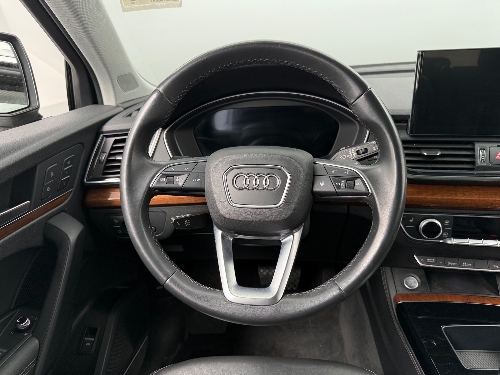 Thumbnail: 2022 Audi Q5 - 4