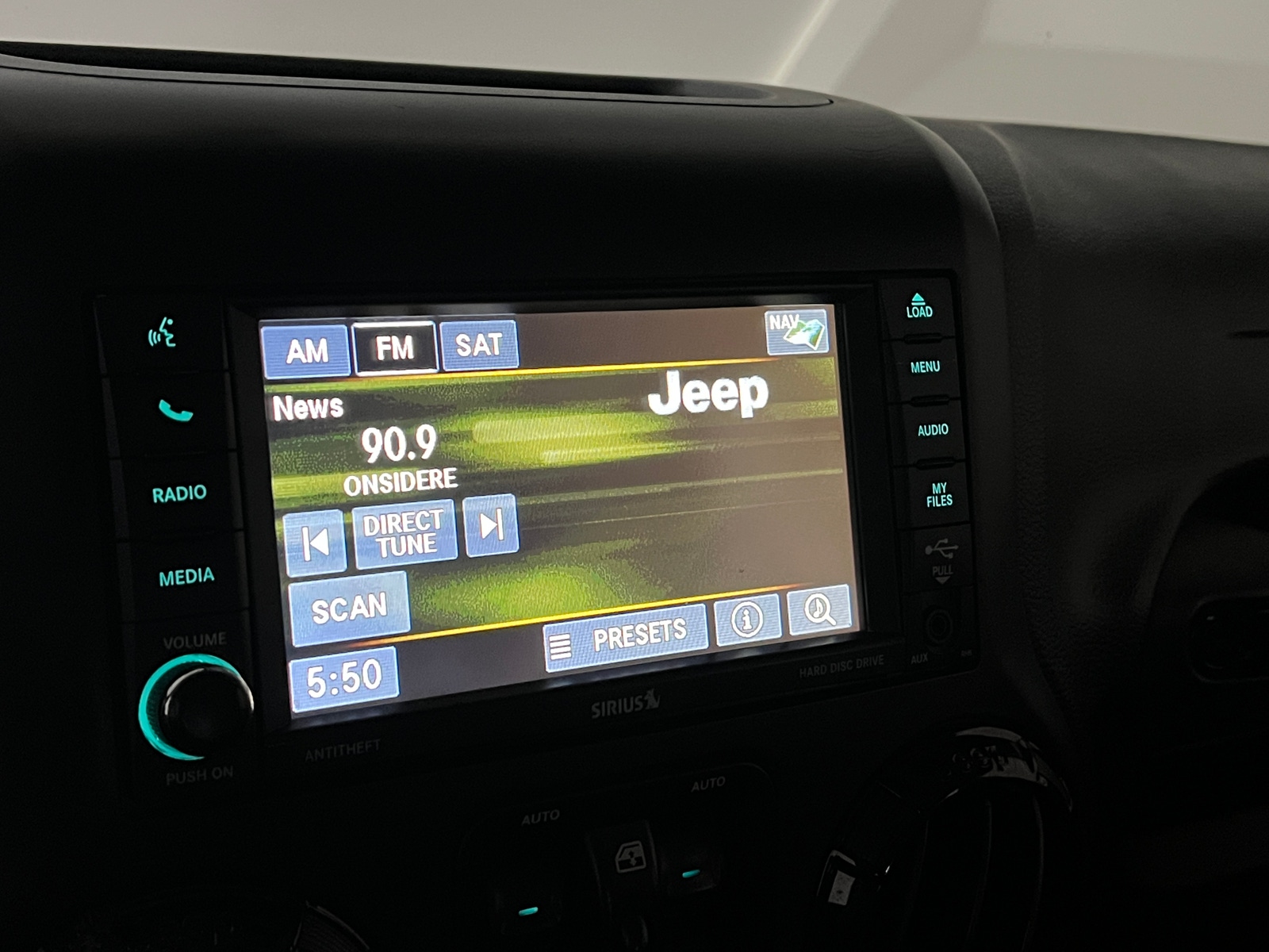 Thumbnail: 2015 Jeep Wrangler - 3