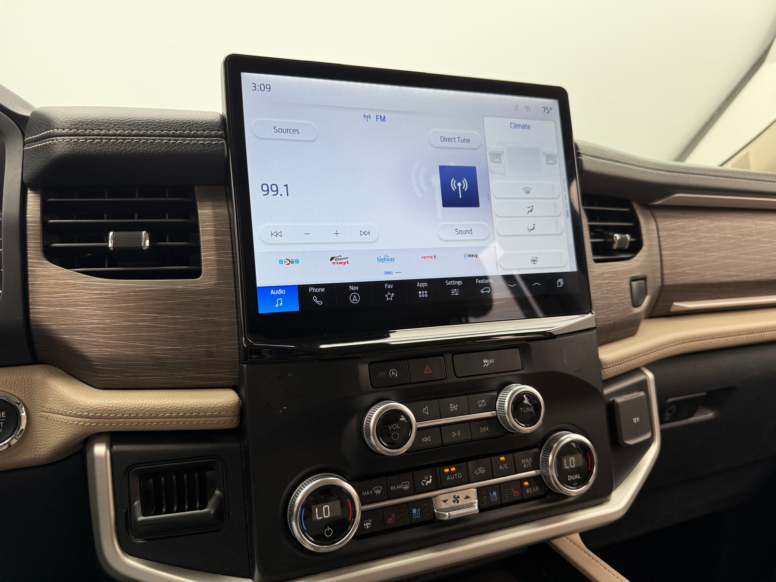 Thumbnail: 2024 Ford Expedition MAX - 3