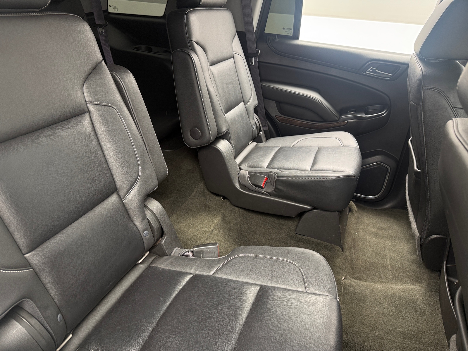 Thumbnail: 2017 Chevrolet Tahoe - 5