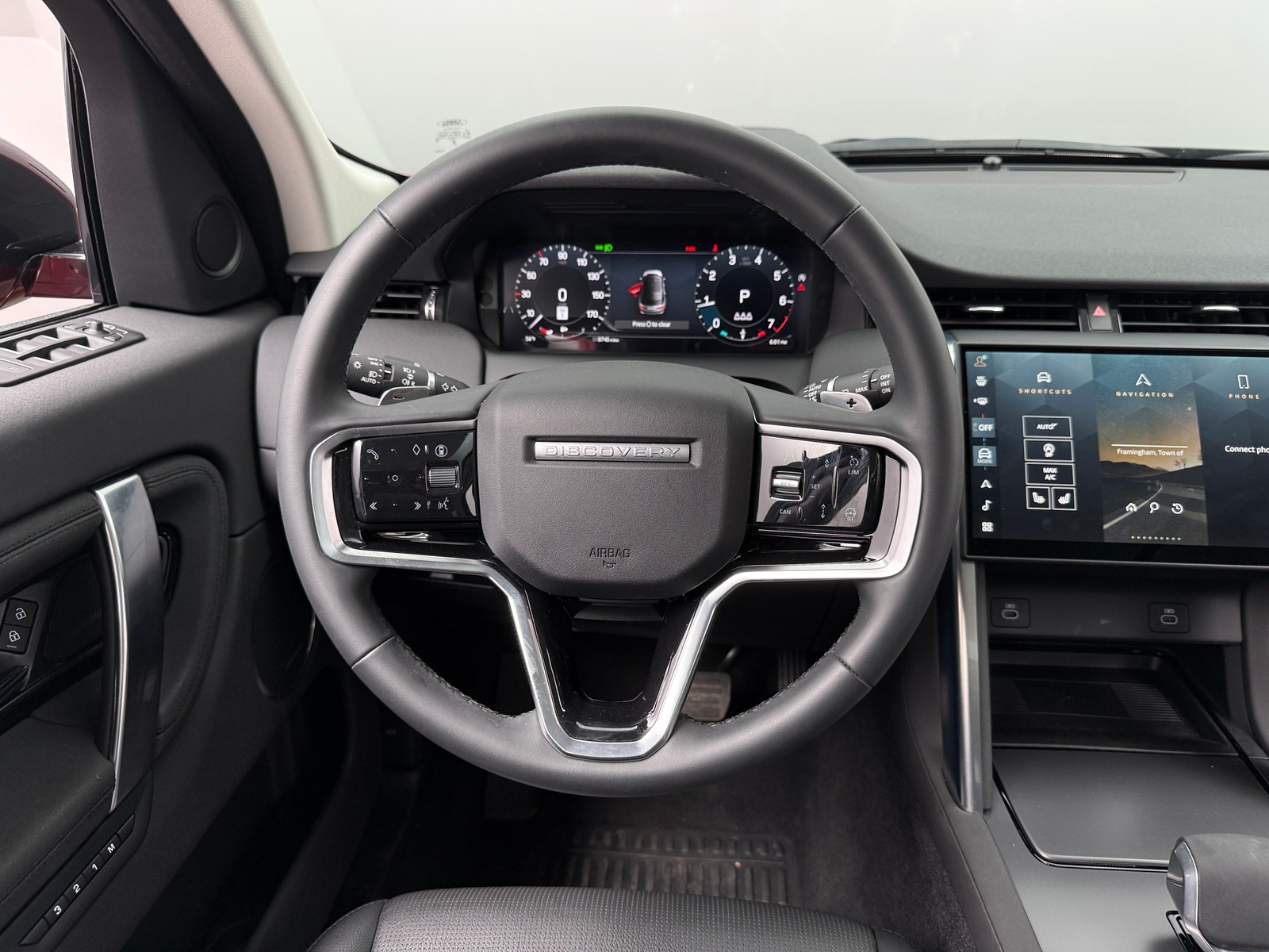 Thumbnail: 2025 Land Rover Discovery Sport - 4