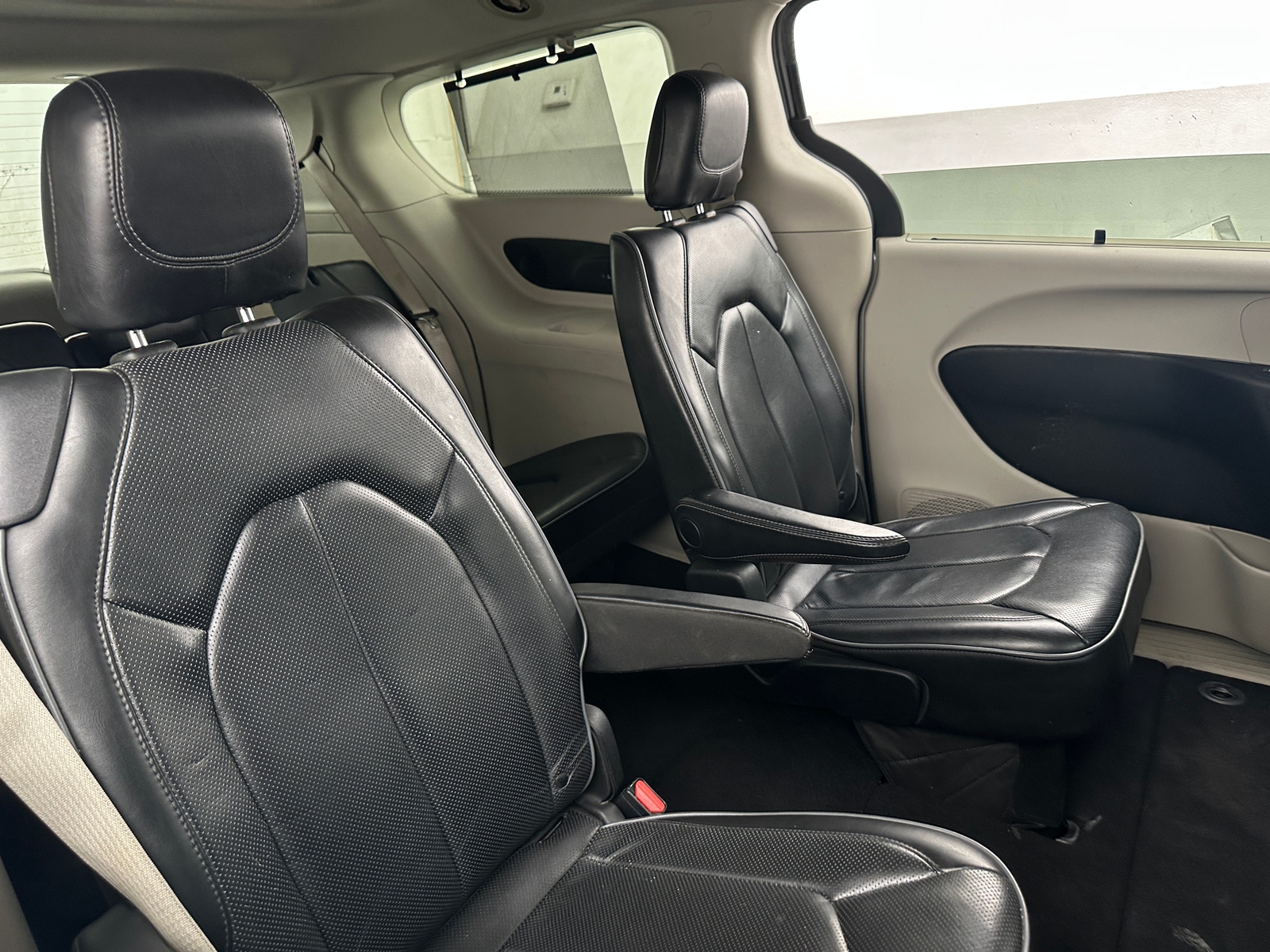 Thumbnail: 2020 Chrysler Pacifica - 5