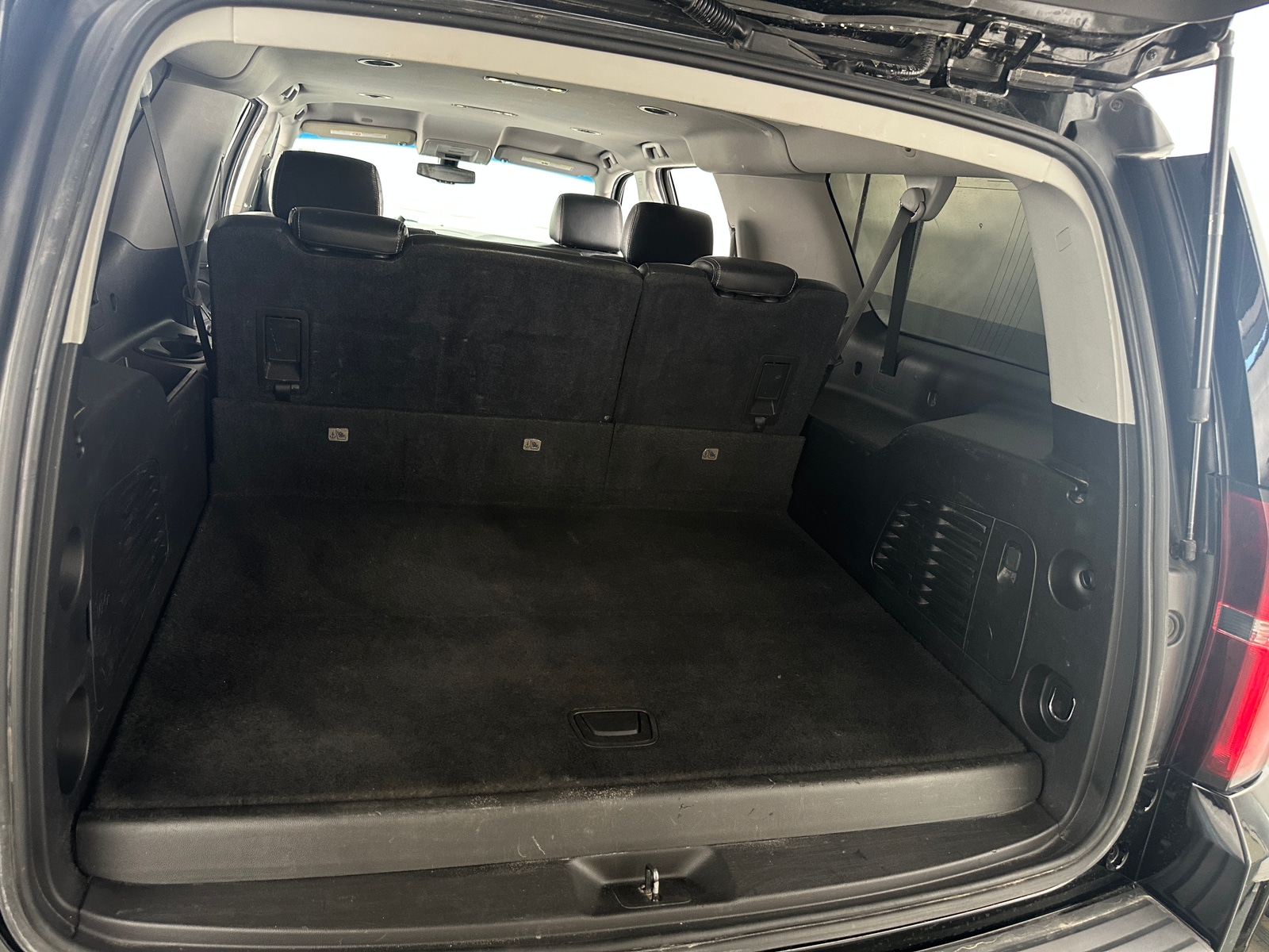 Thumbnail: 2018 Chevrolet Suburban - 7