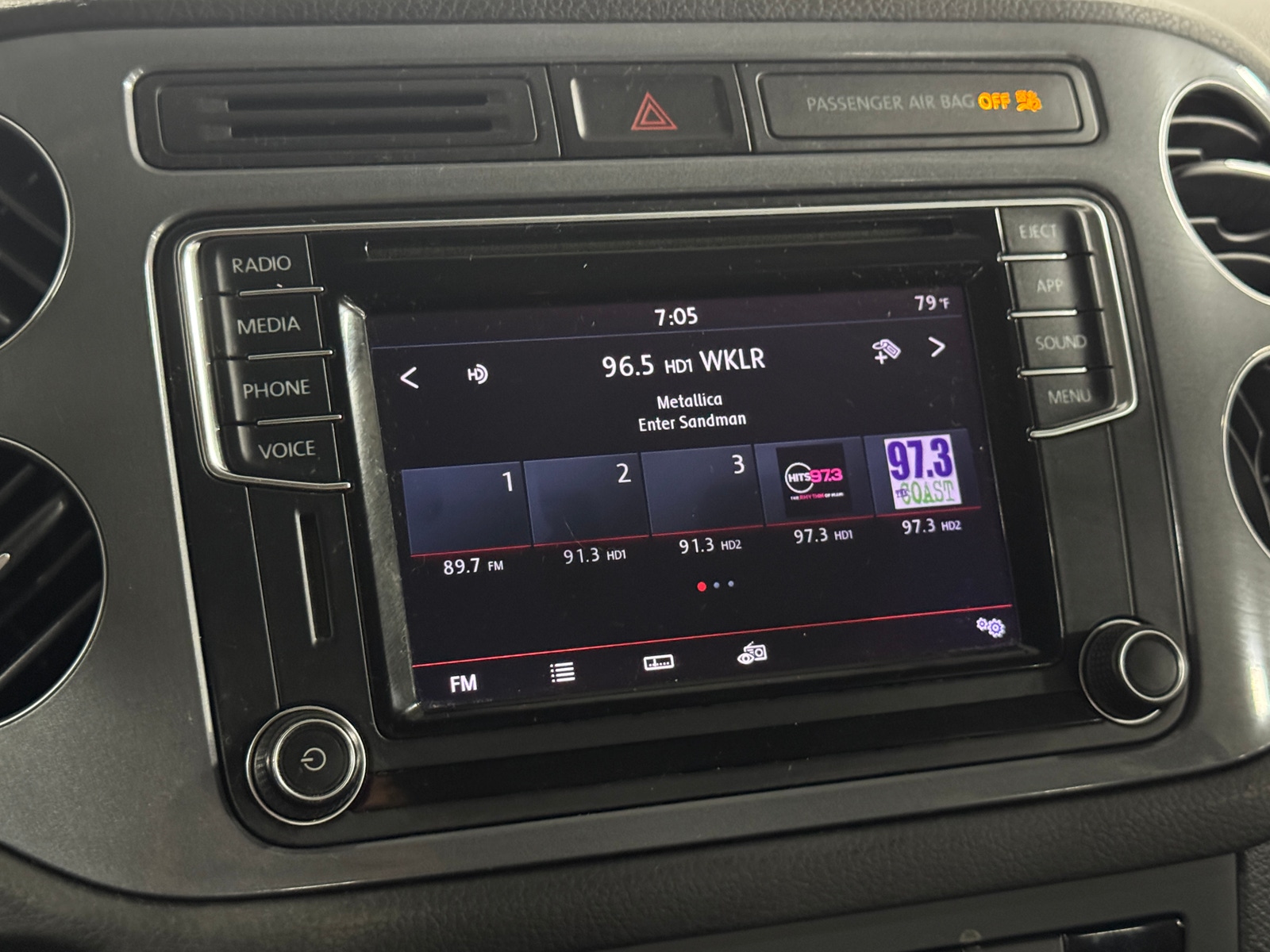 Thumbnail: 2017 Volkswagen Tiguan - 4