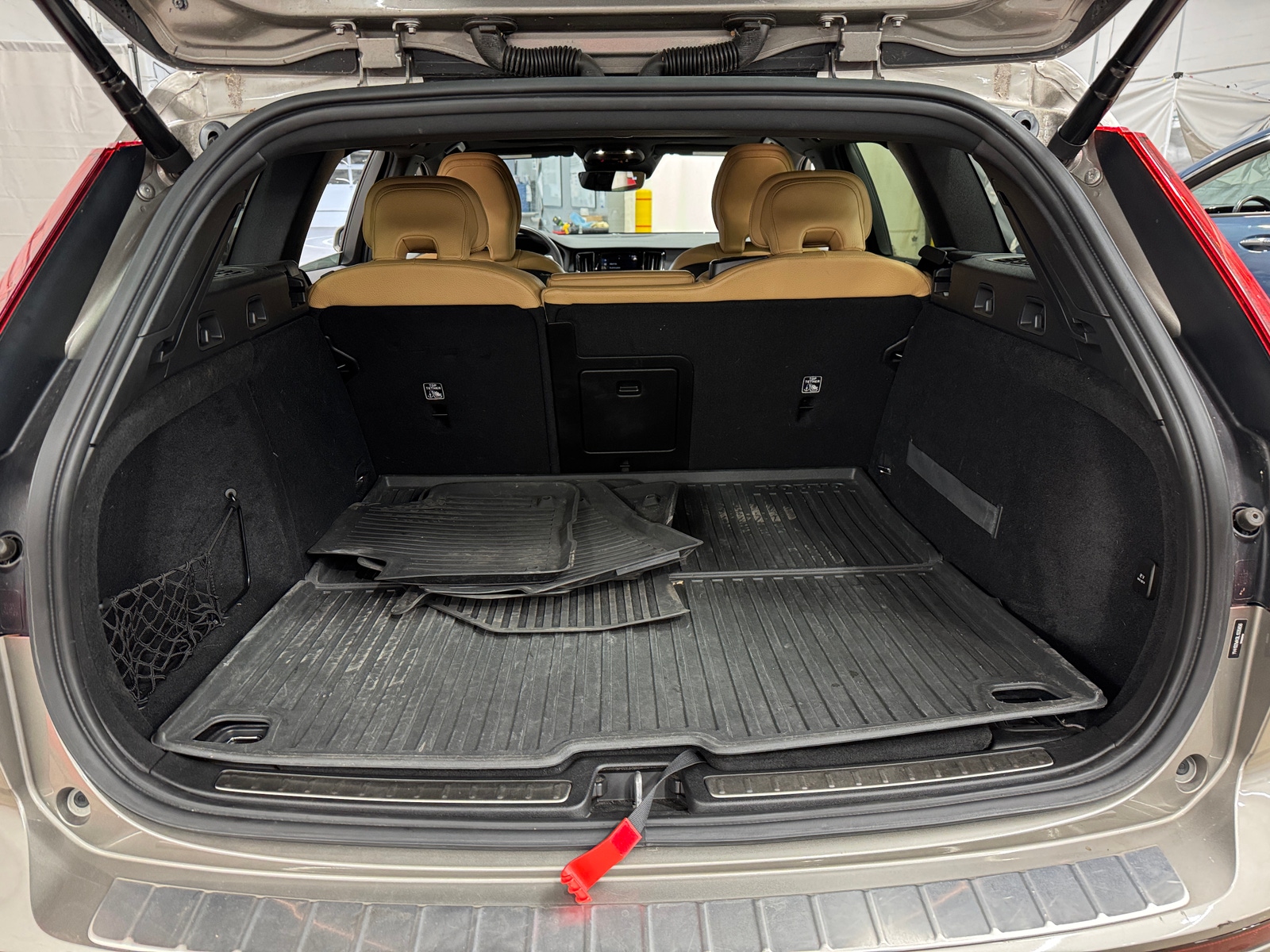 Thumbnail: 2020 Volvo V60 - 6