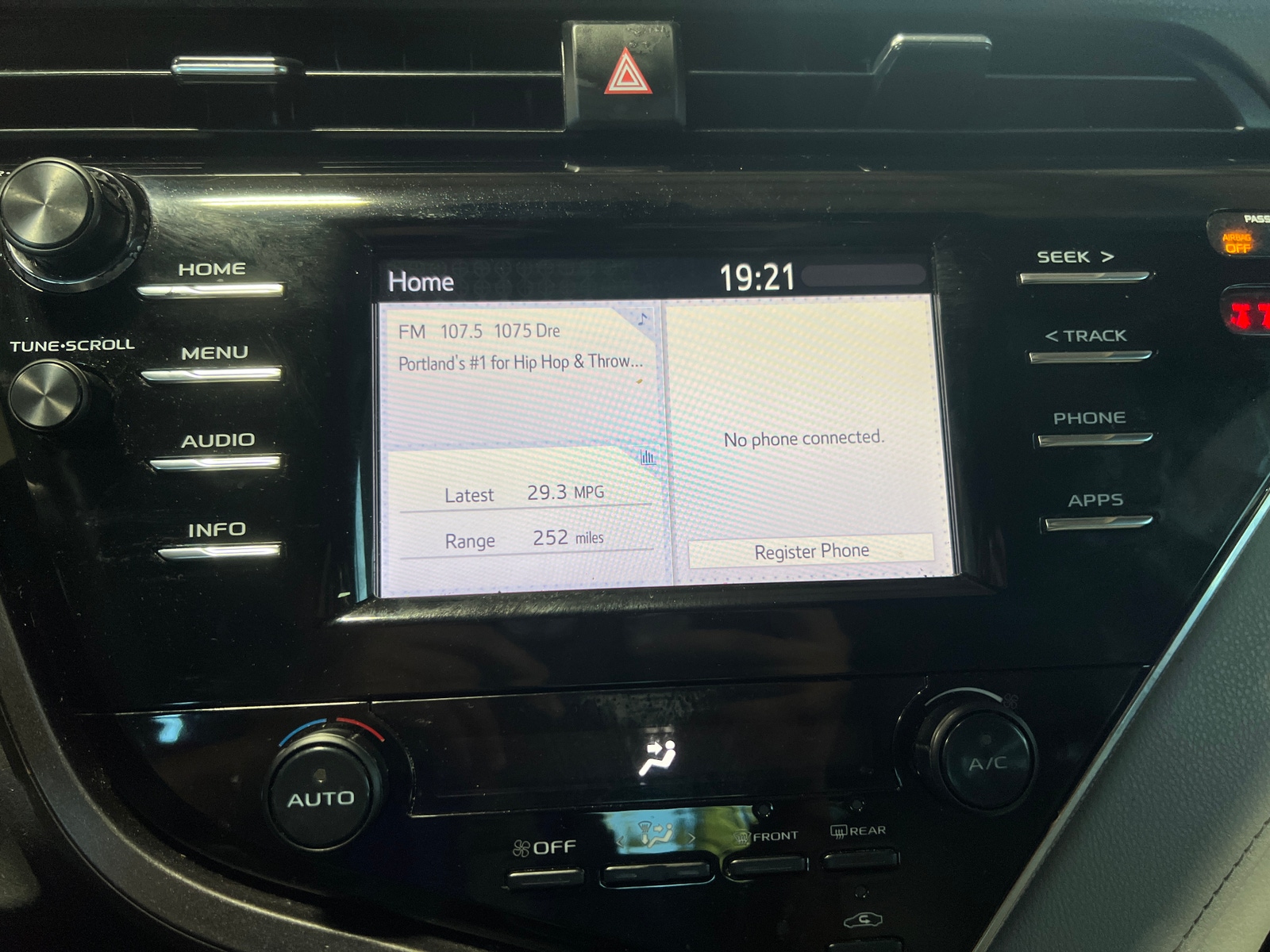 Thumbnail: 2018 Toyota Camry - 4