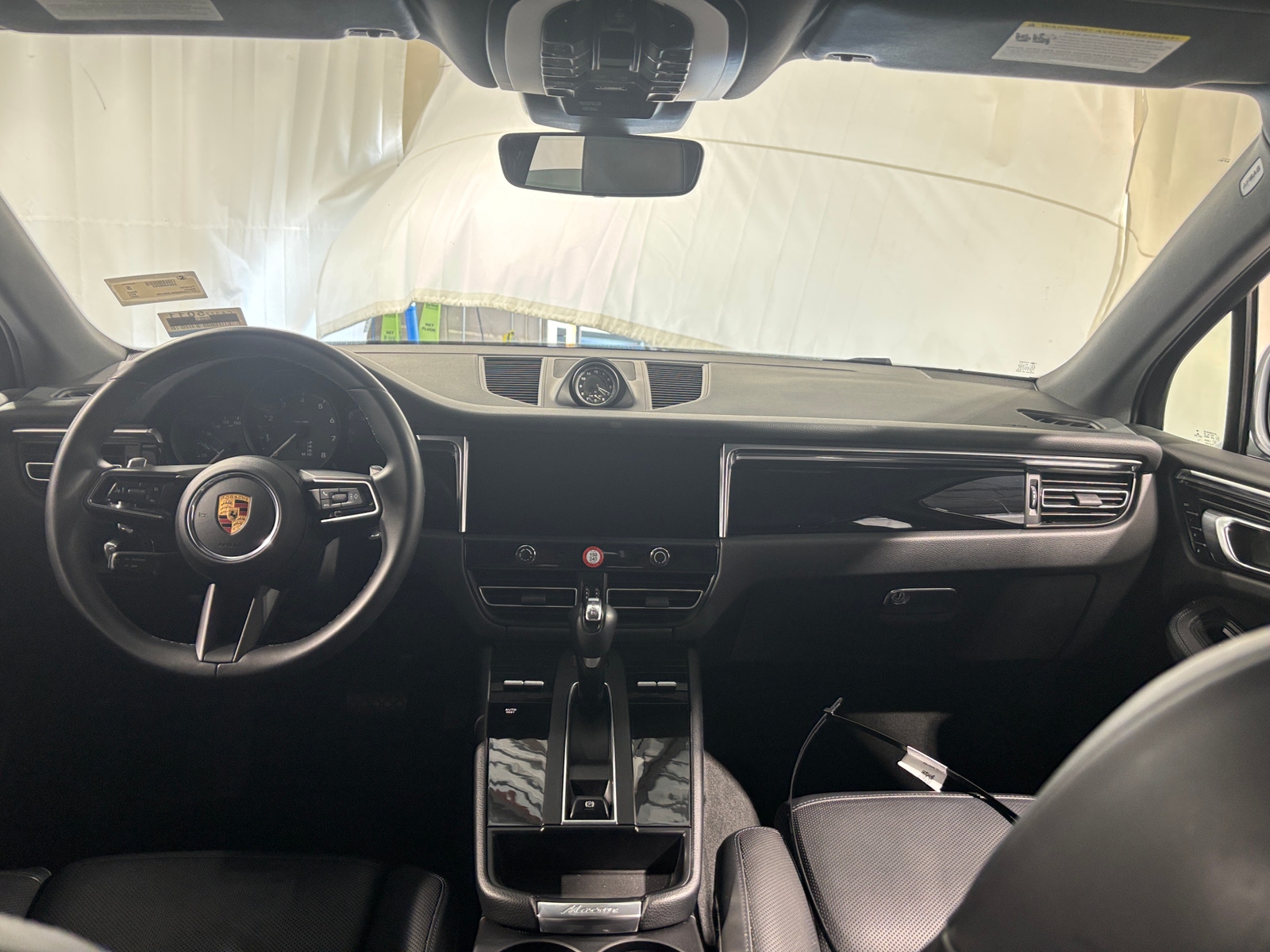Thumbnail: 2022 Porsche Macan - 2