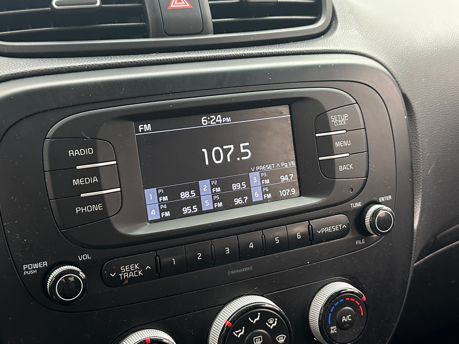 Thumbnail: 2017 Kia Soul - 4