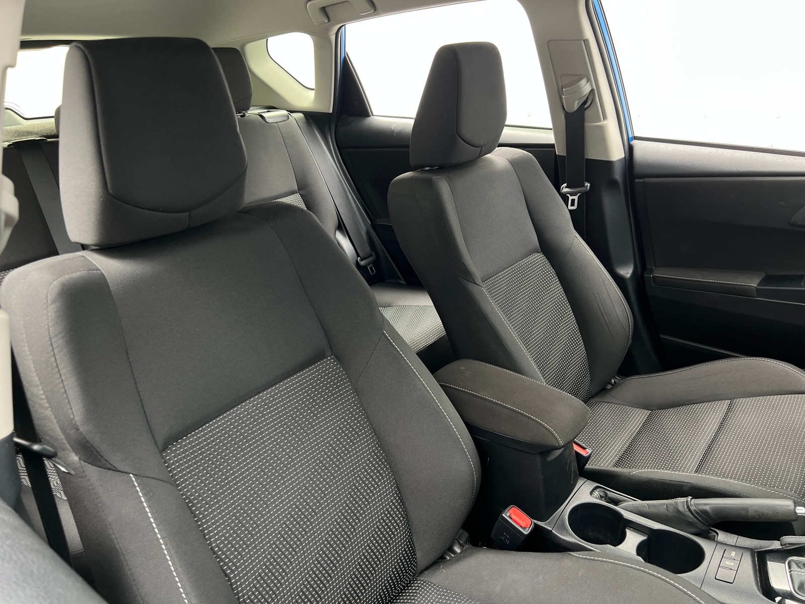 Thumbnail: 2018 Toyota Corolla iM - 2