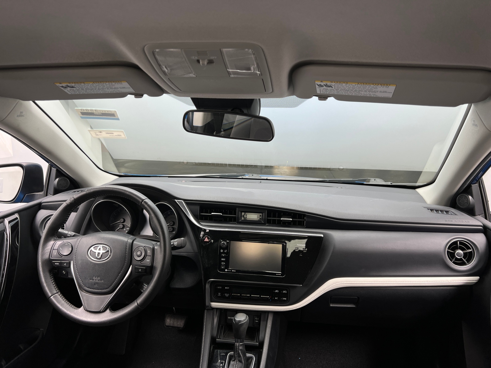 Thumbnail: 2018 Toyota Corolla iM - 3