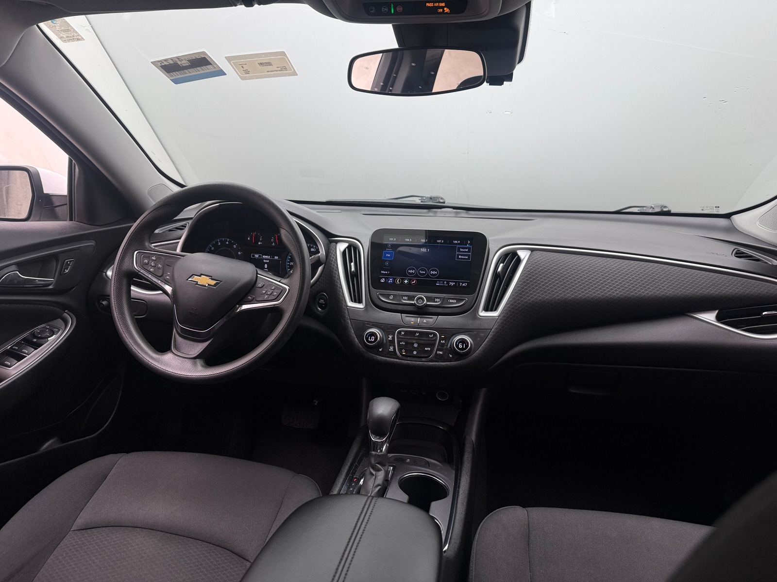 Thumbnail: 2023 Chevrolet Malibu - 3