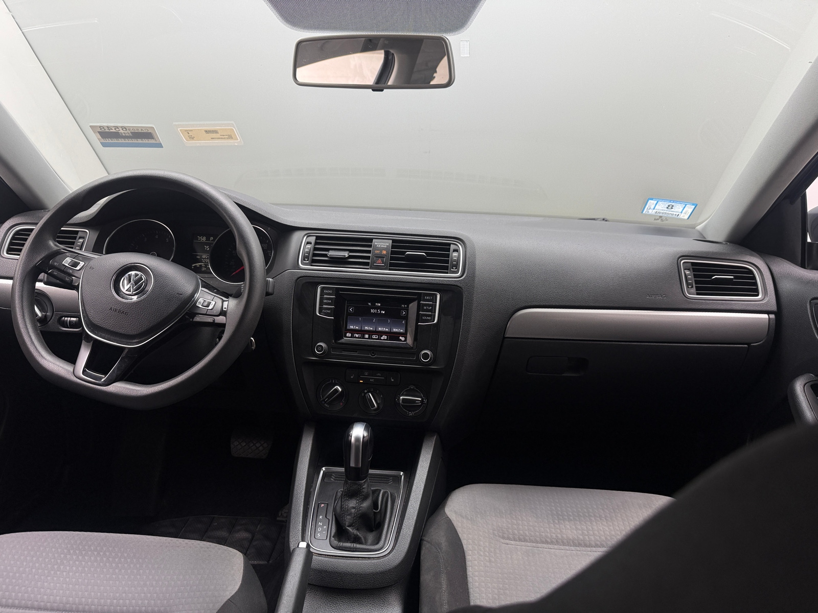 Thumbnail: 2017 Volkswagen Jetta - 3