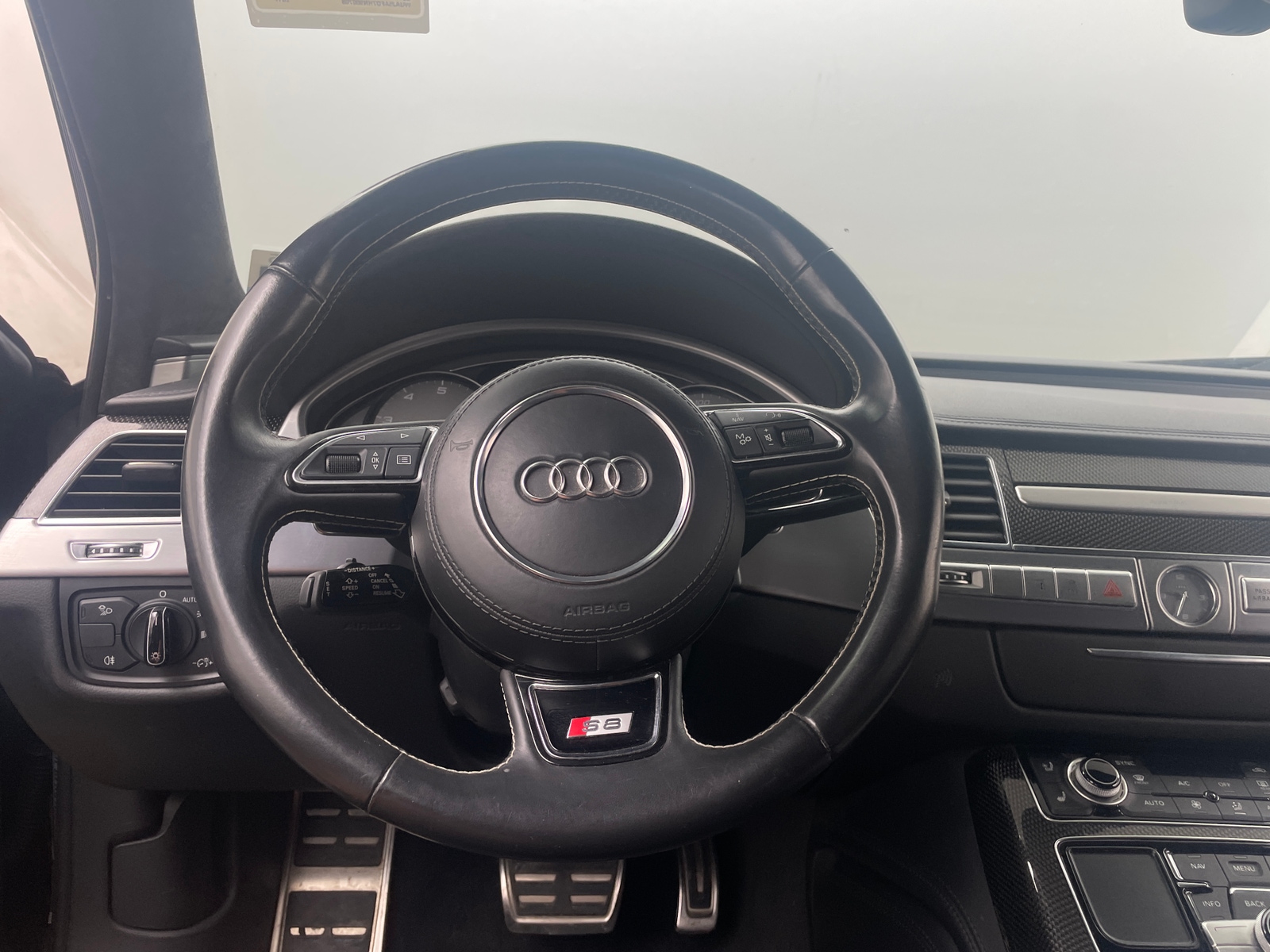 Thumbnail: 2017 Audi S8 - 4