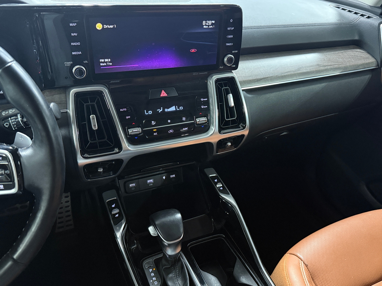 Thumbnail: 2022 Kia Sorento - 3