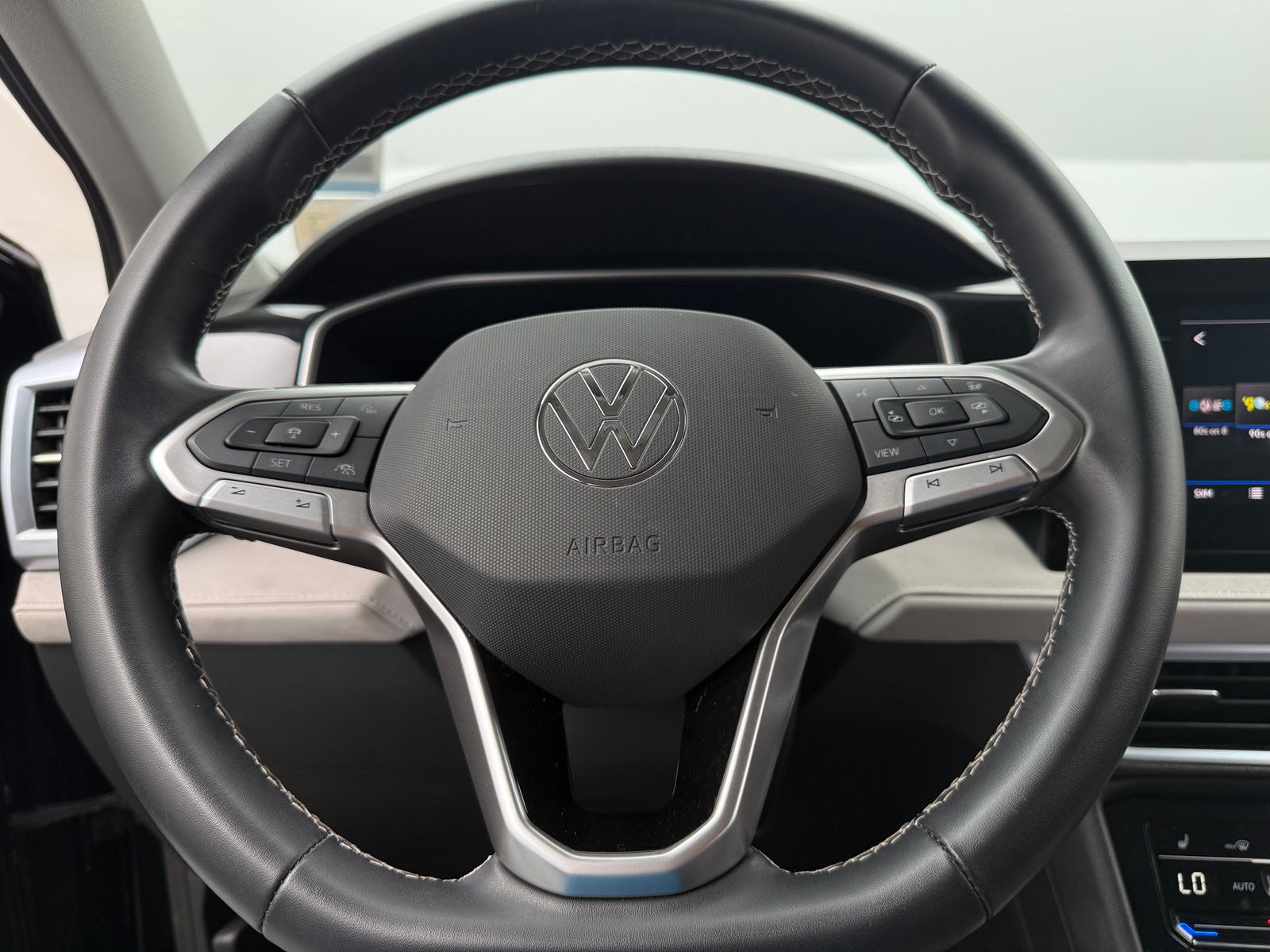 Thumbnail: 2025 Volkswagen Taos - 5