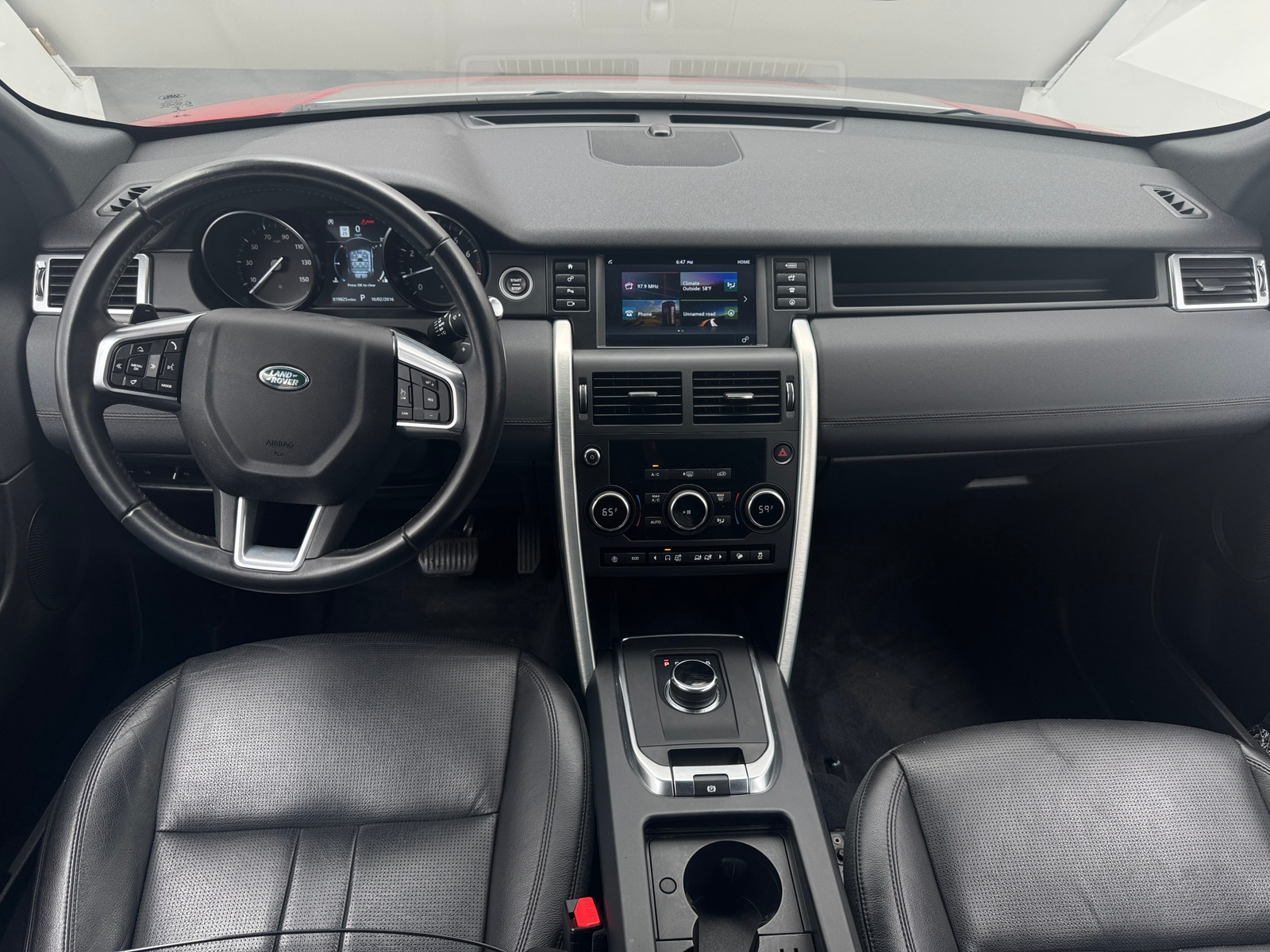 Thumbnail: 2019 Land Rover Discovery Sport - 2