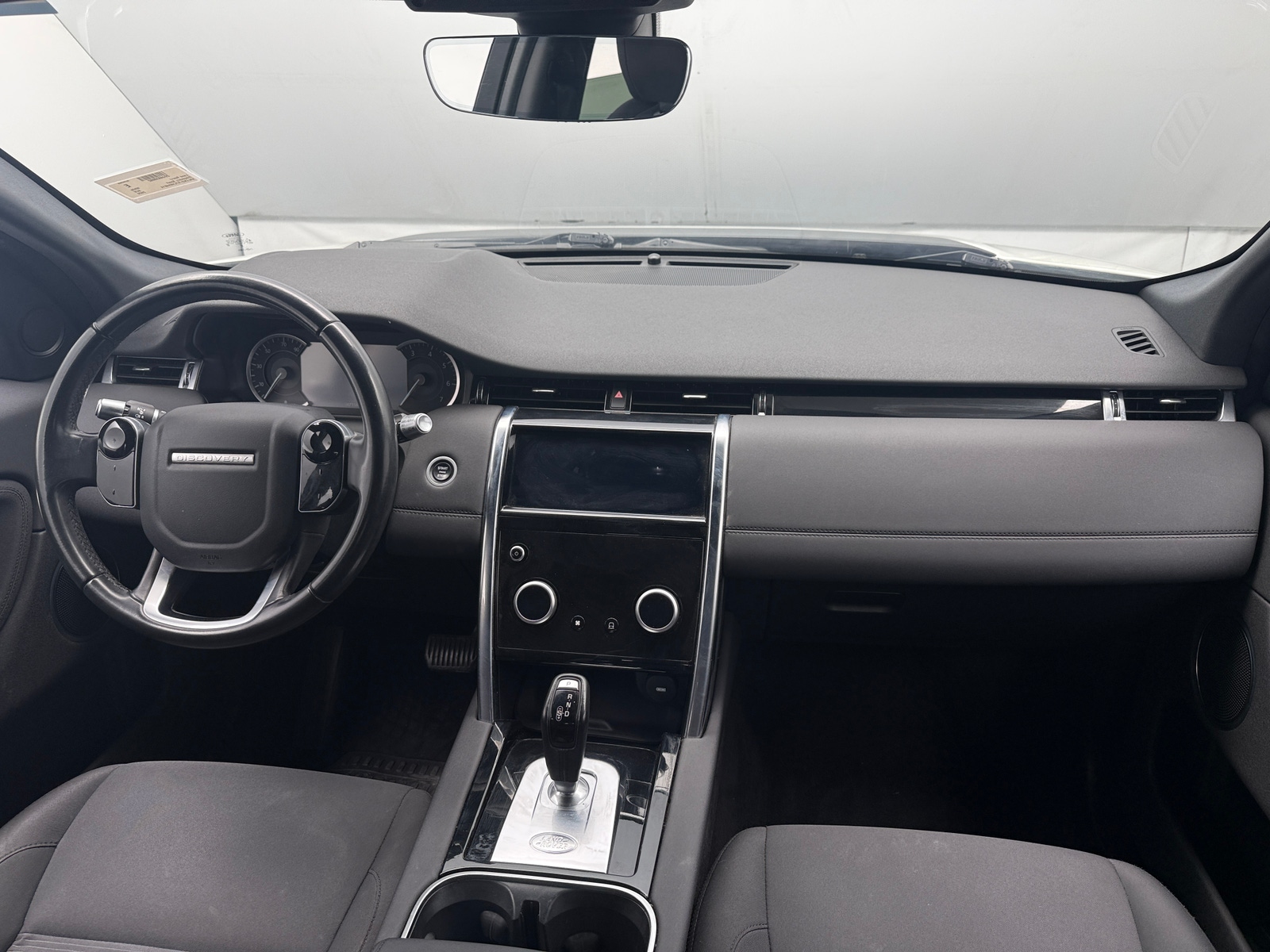 Thumbnail: 2020 Land Rover Discovery Sport - 3