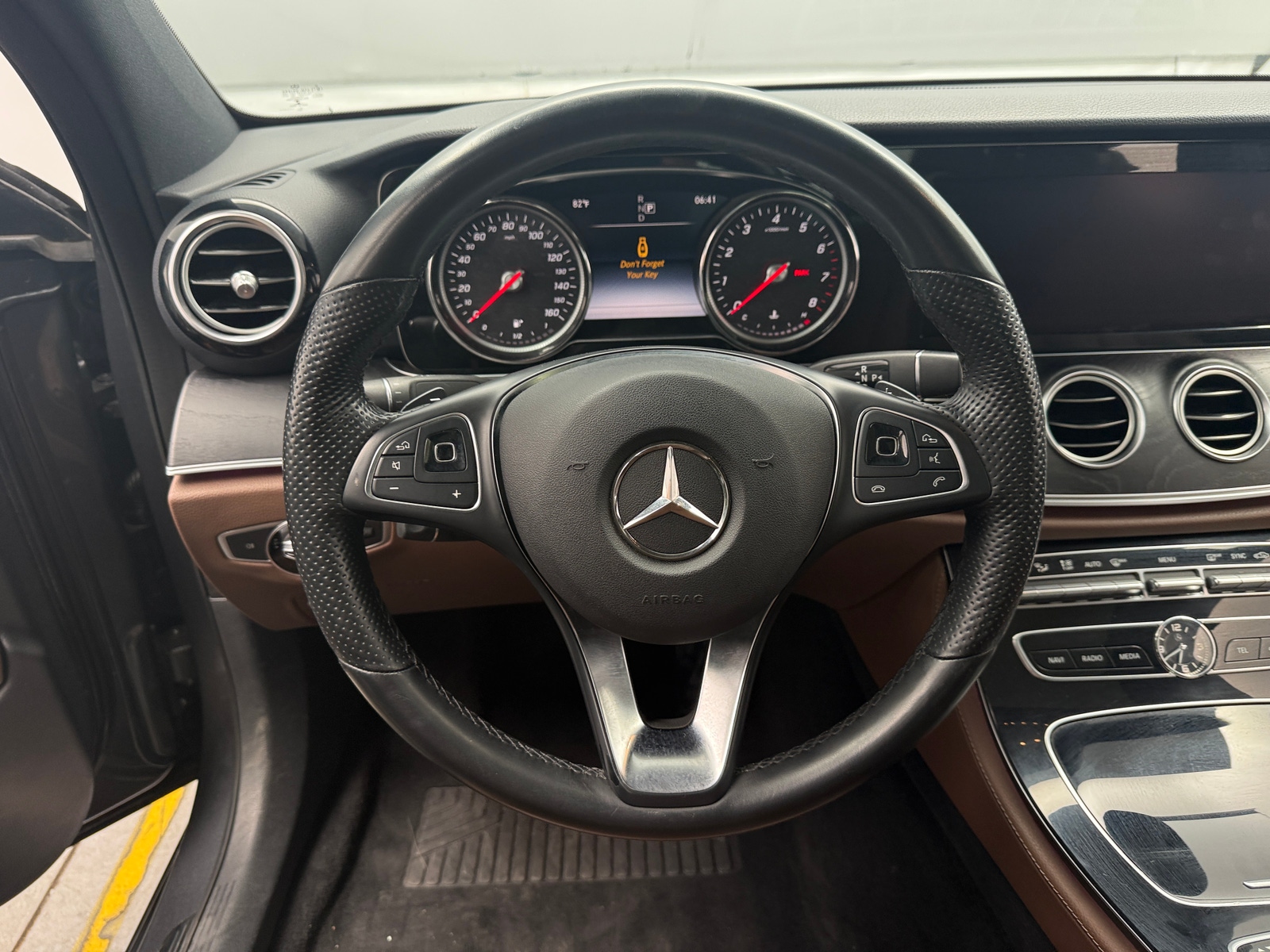 Thumbnail: 2017 Mercedes-Benz E-Class - 4