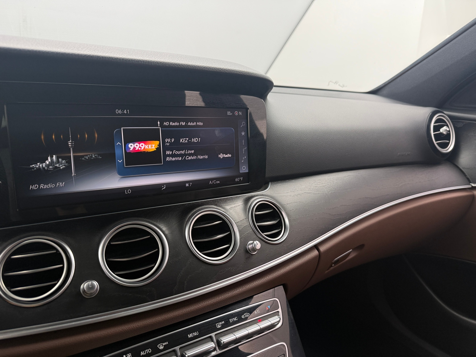 Thumbnail: 2017 Mercedes-Benz E-Class - 3