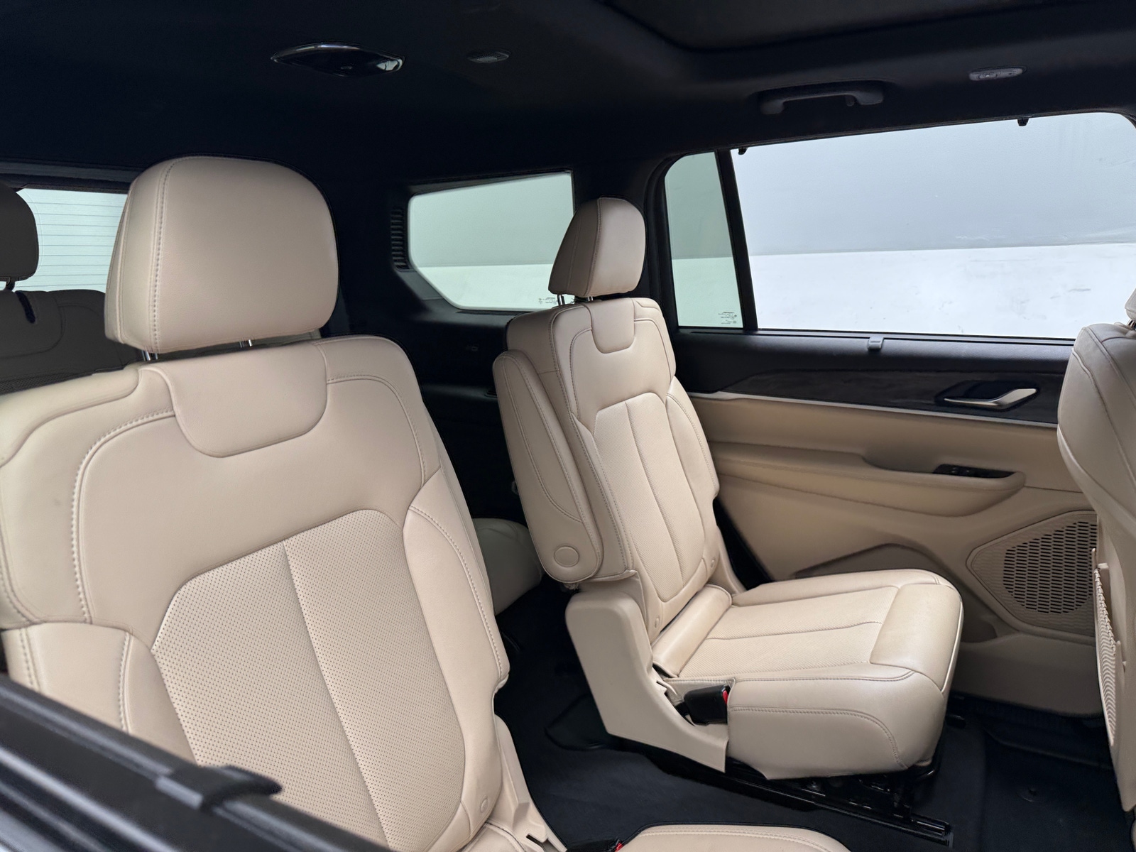 Thumbnail: 2024 Jeep Grand Cherokee L - 5