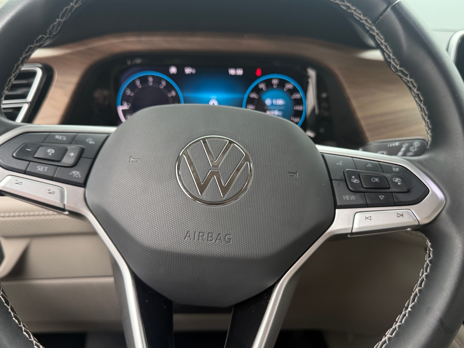 Thumbnail: 2024 Volkswagen Atlas - 4