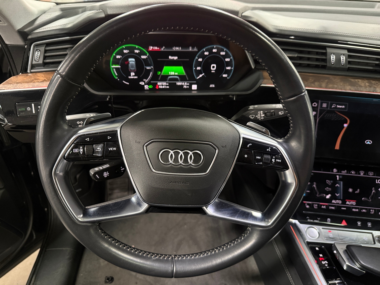 Thumbnail: 2019 Audi e-tron - 4