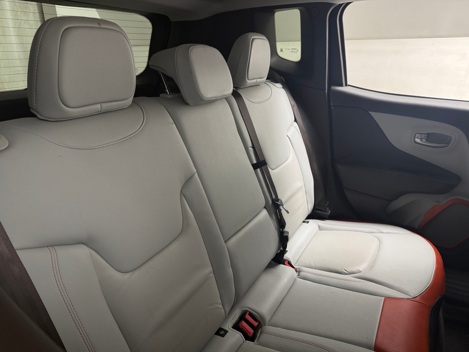 Thumbnail: 2016 Jeep Renegade - 6