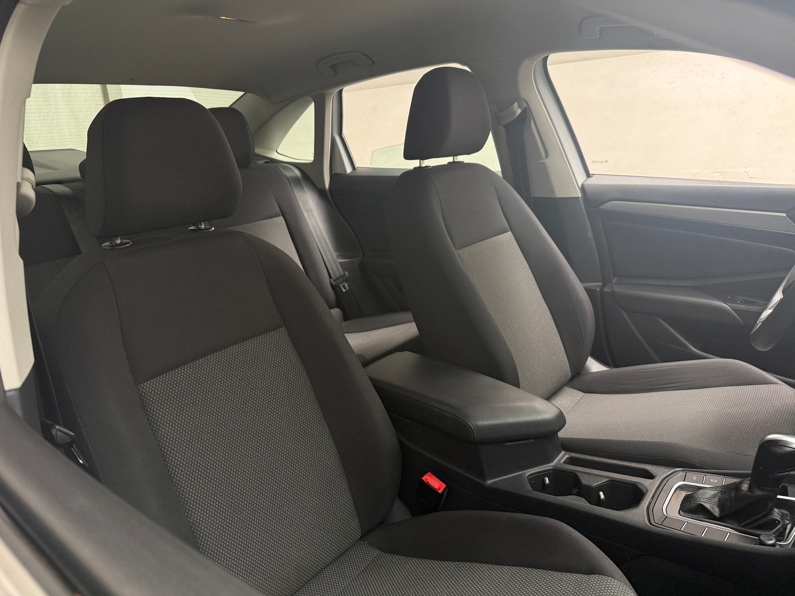 Thumbnail: 2019 Volkswagen Jetta - 2