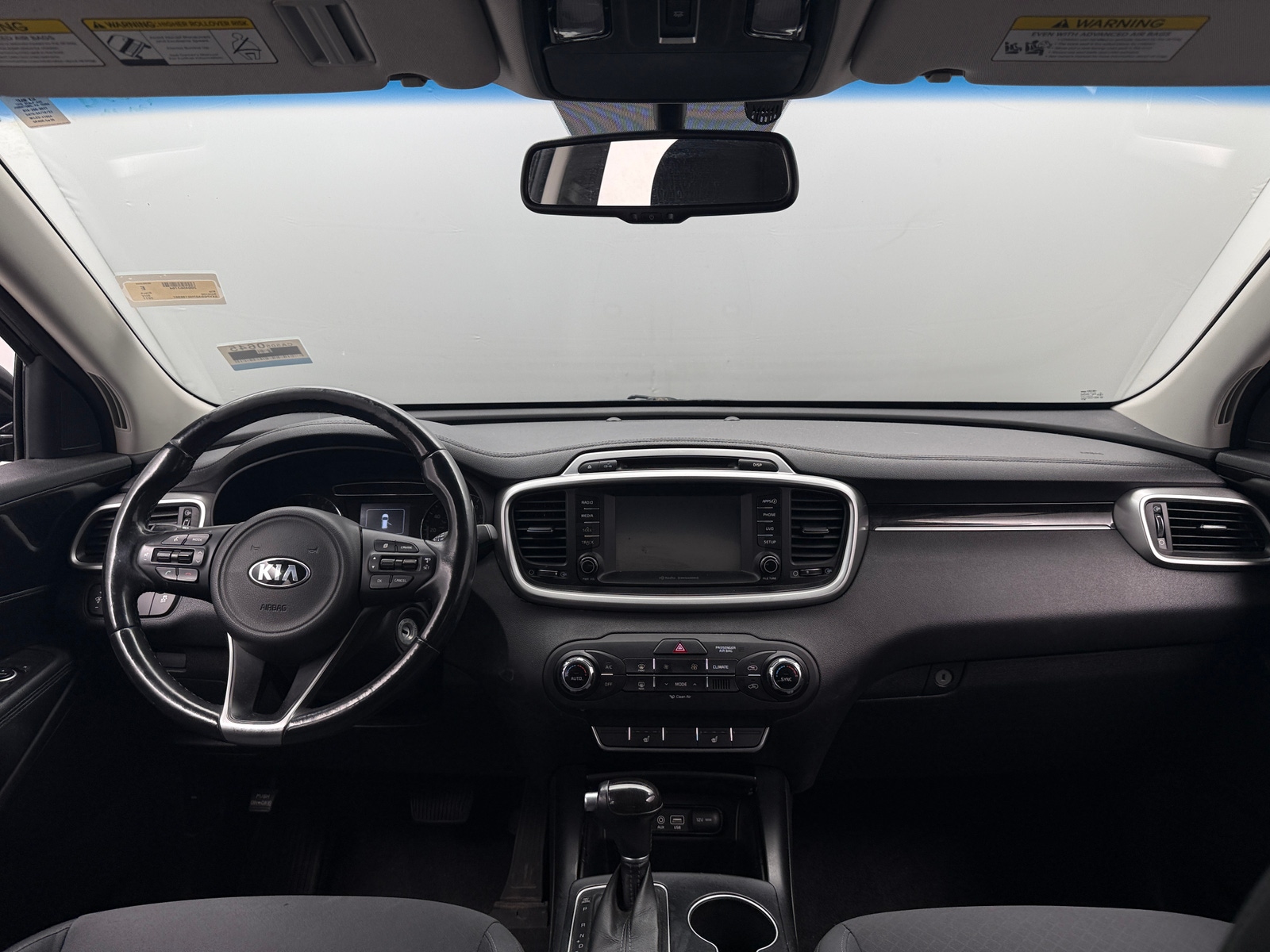 Thumbnail: 2017 Kia Sorento - 3