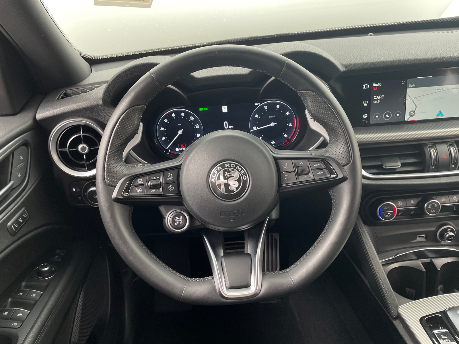 Thumbnail: 2024 Alfa Romeo Stelvio - 4
