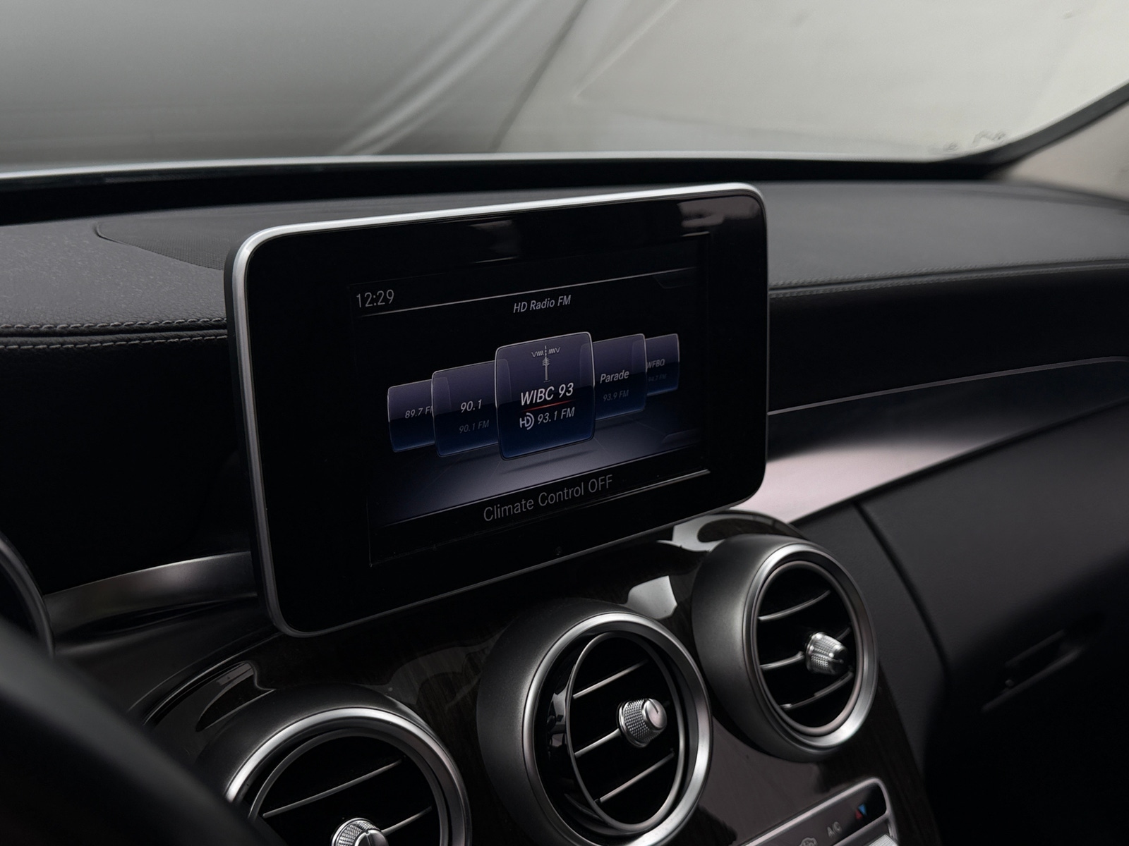 Thumbnail: 2015 Mercedes-Benz C-Class - 3