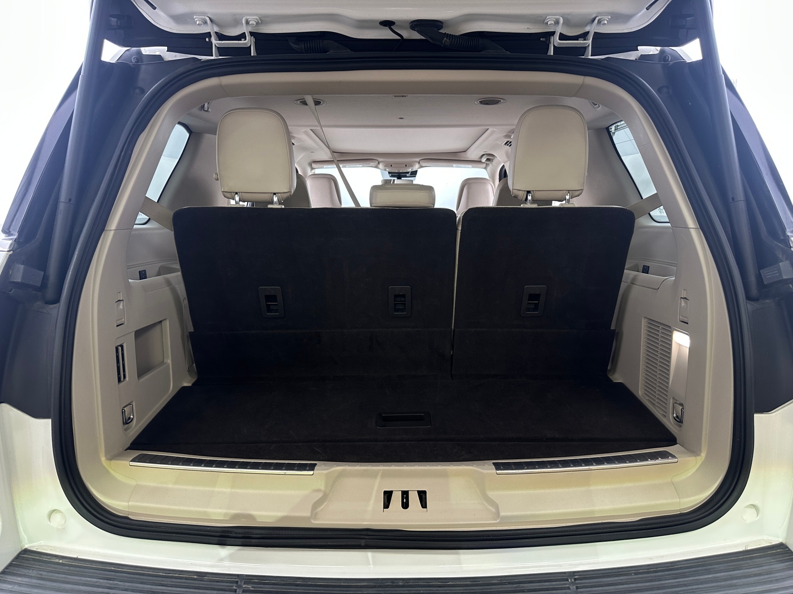 Thumbnail: 2021 Lincoln Navigator - 6