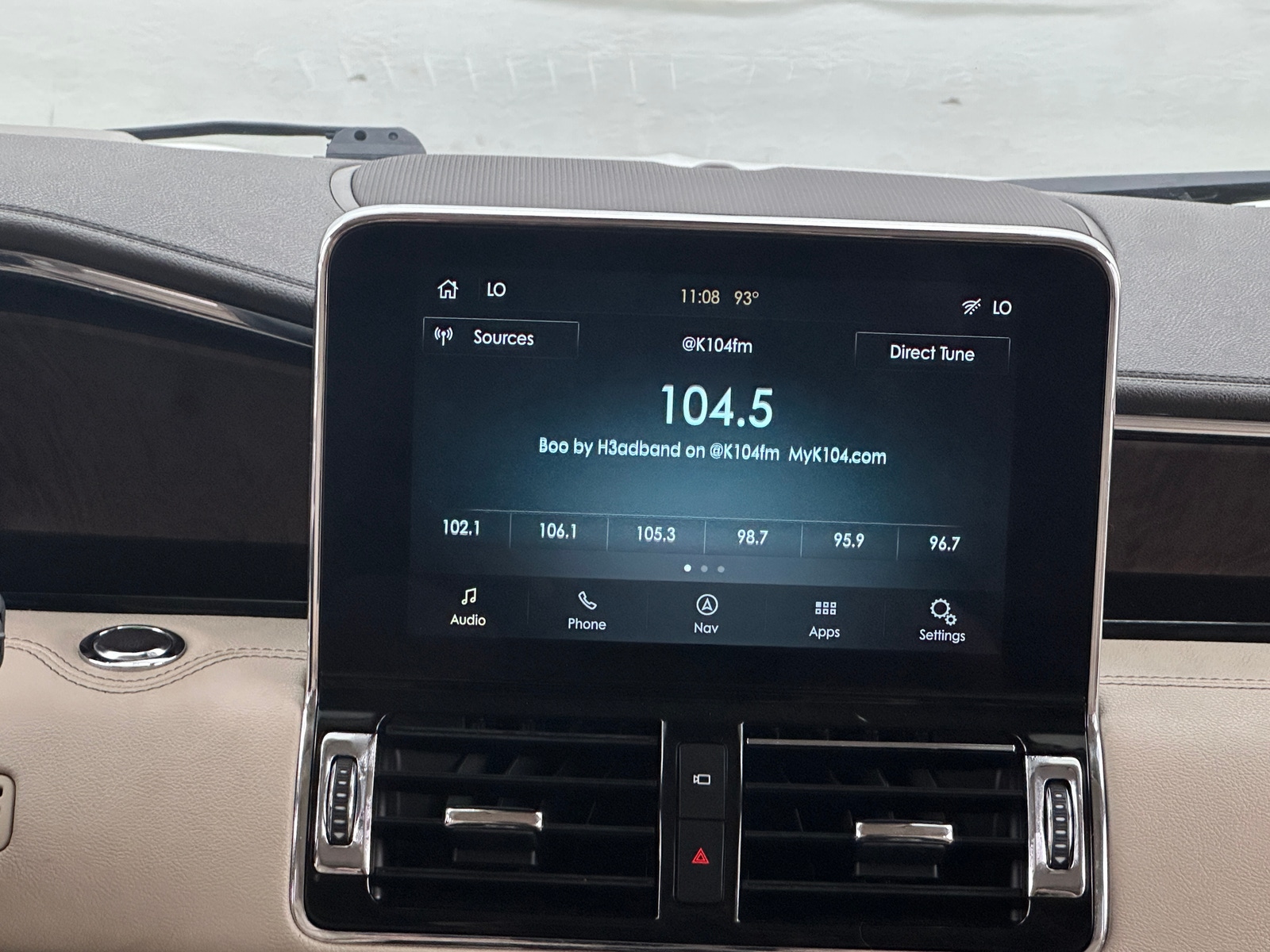 Thumbnail: 2021 Lincoln Navigator - 3