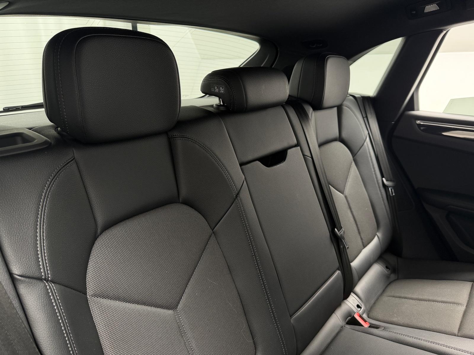 Thumbnail: 2023 Porsche Macan - 5