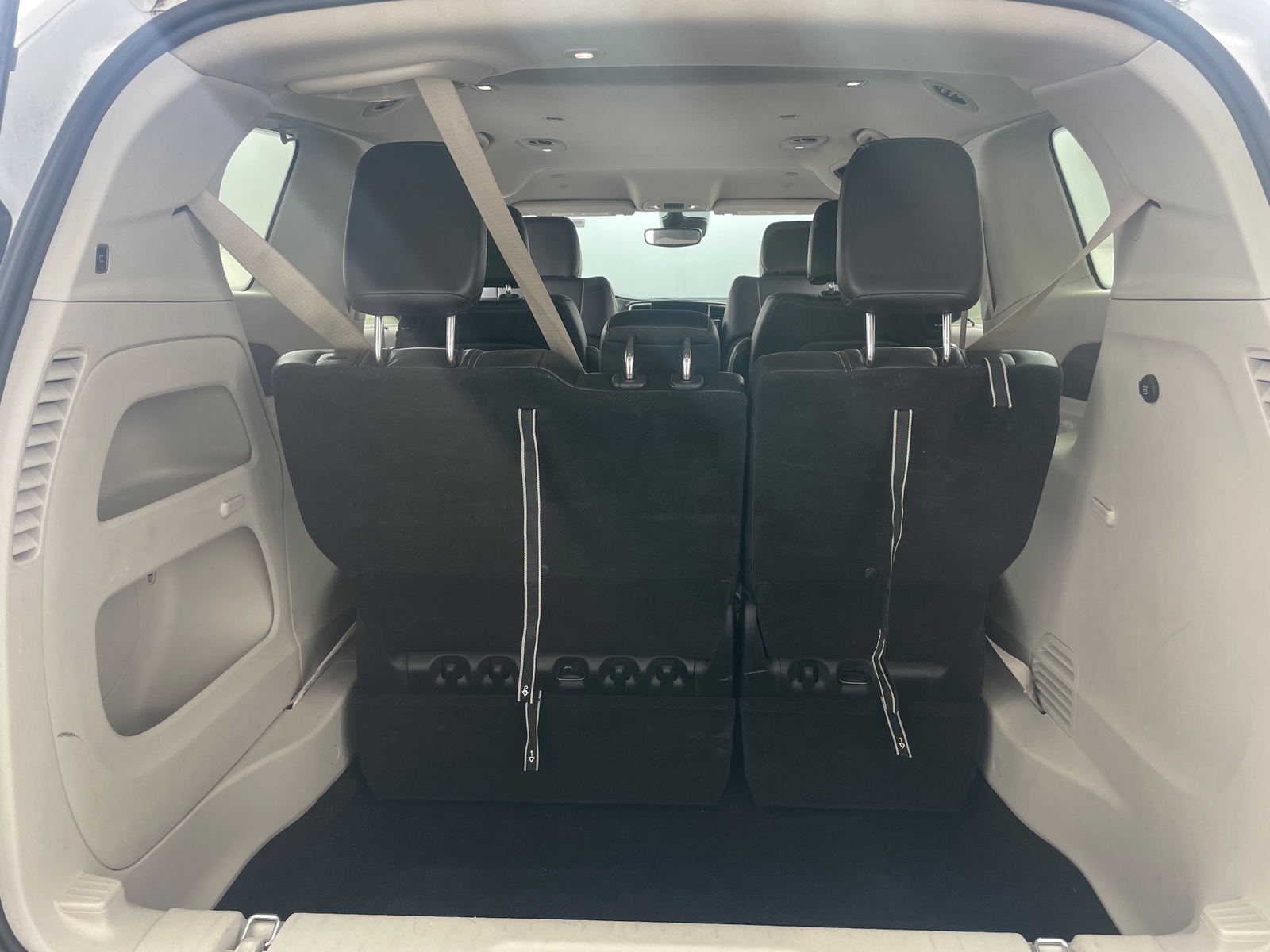 Thumbnail: 2023 Chrysler Pacifica - 6