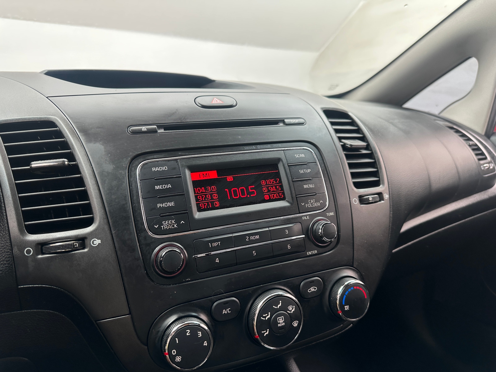 Thumbnail: 2016 Kia Forte - 4