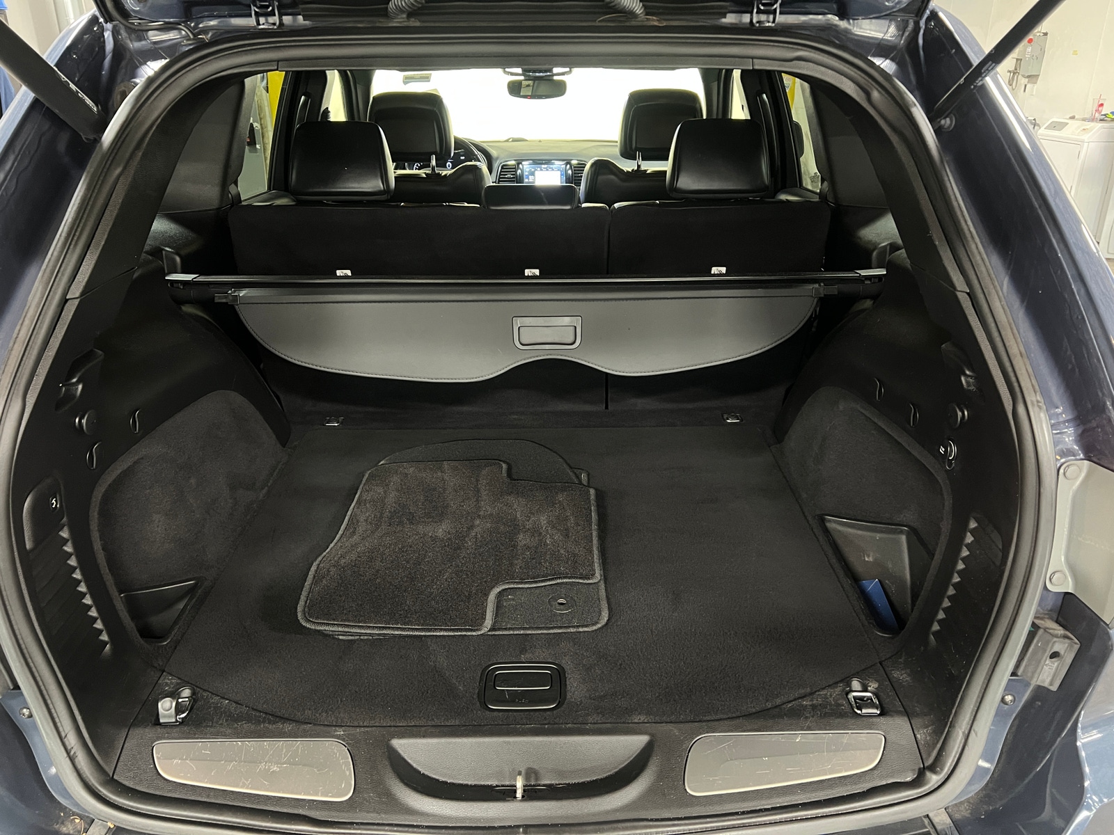 Thumbnail: 2019 Jeep Grand Cherokee - 6