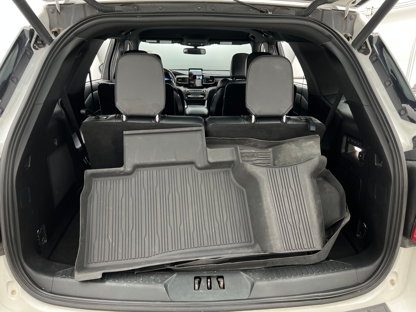 Thumbnail: 2020 Ford Explorer - 6