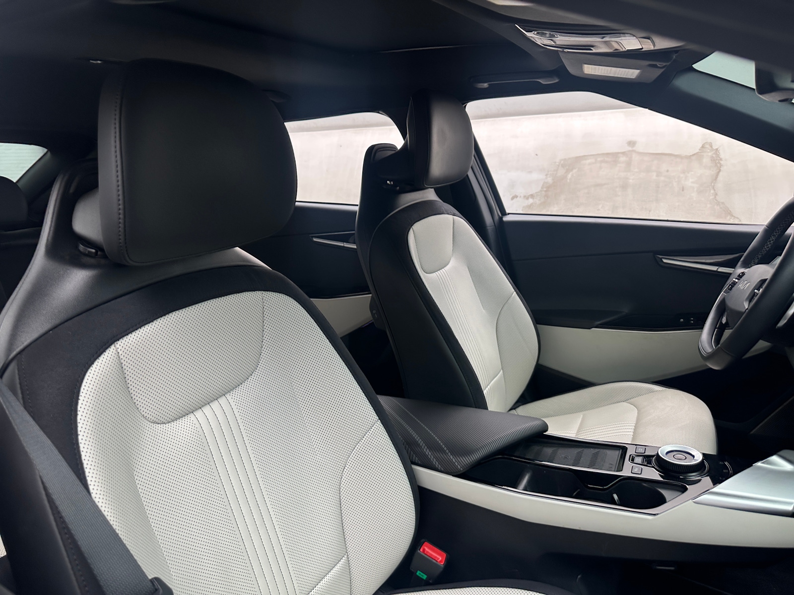 Thumbnail: 2023 Kia EV6 - 2