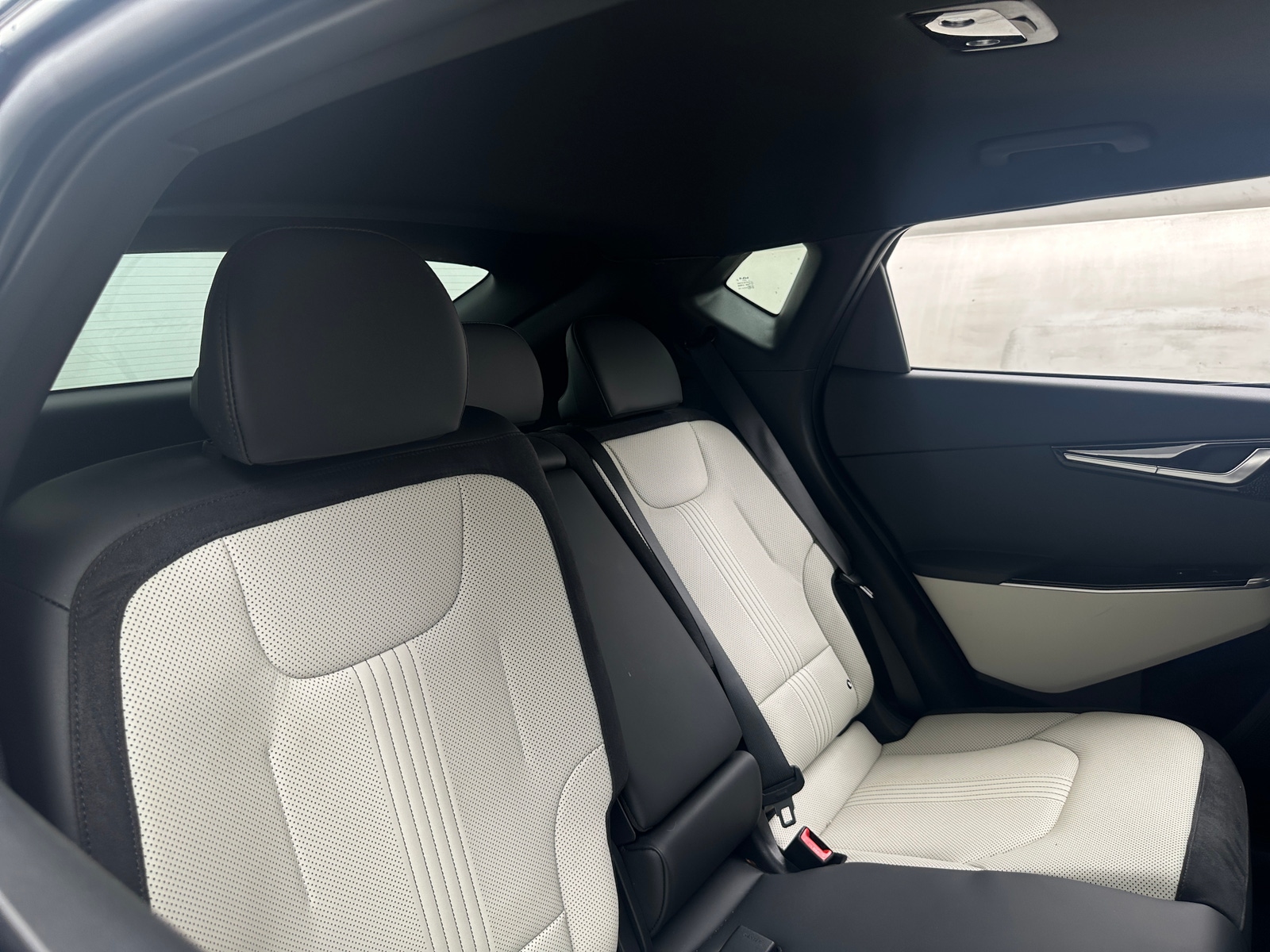 Thumbnail: 2023 Kia EV6 - 6