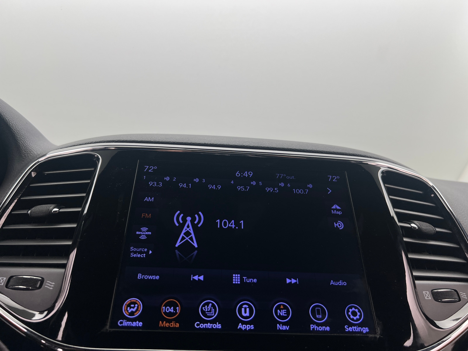 Thumbnail: 2021 Jeep Grand Cherokee - 3