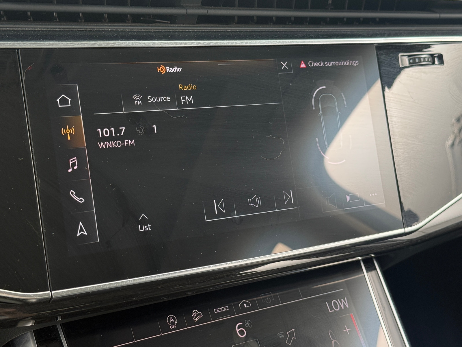 Thumbnail: 2022 Audi Q7 - 3