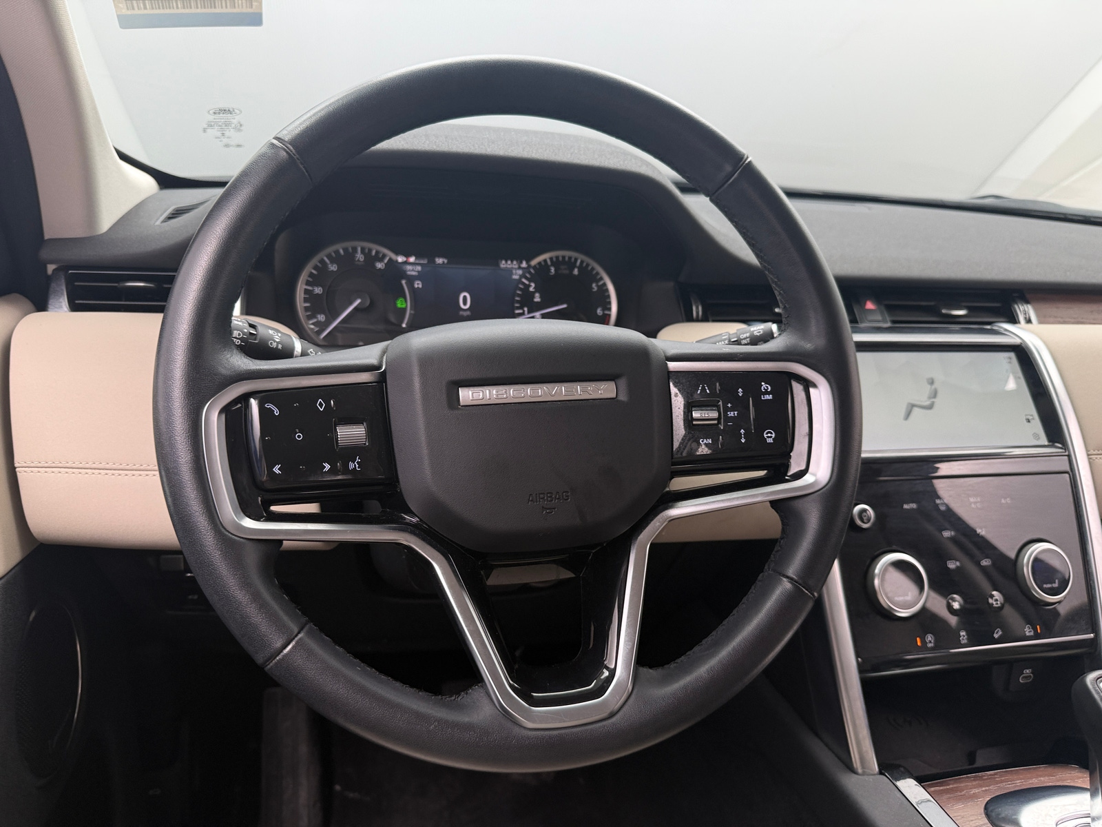 Thumbnail: 2023 Land Rover Discovery Sport - 4