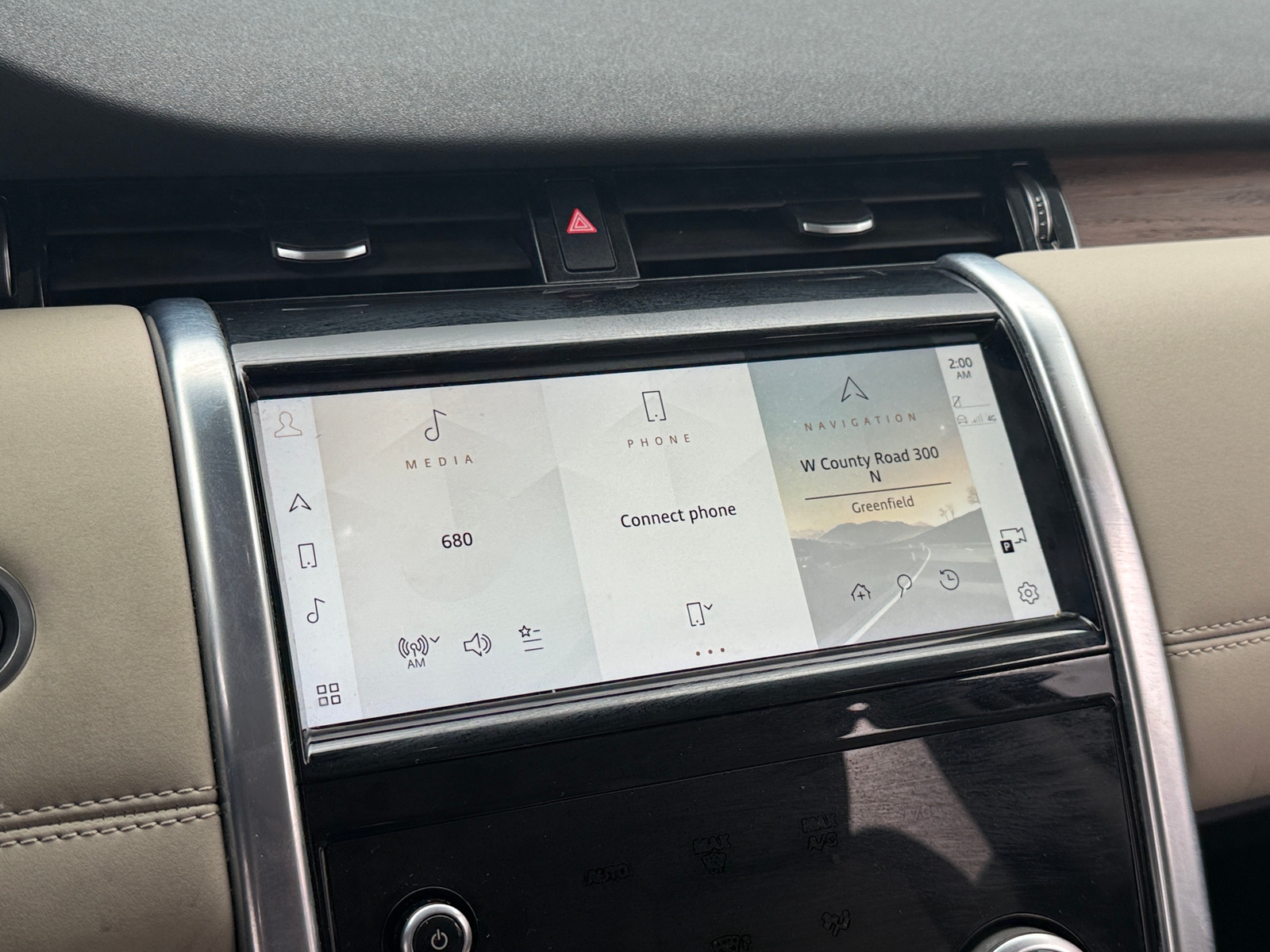 Thumbnail: 2023 Land Rover Discovery Sport - 3