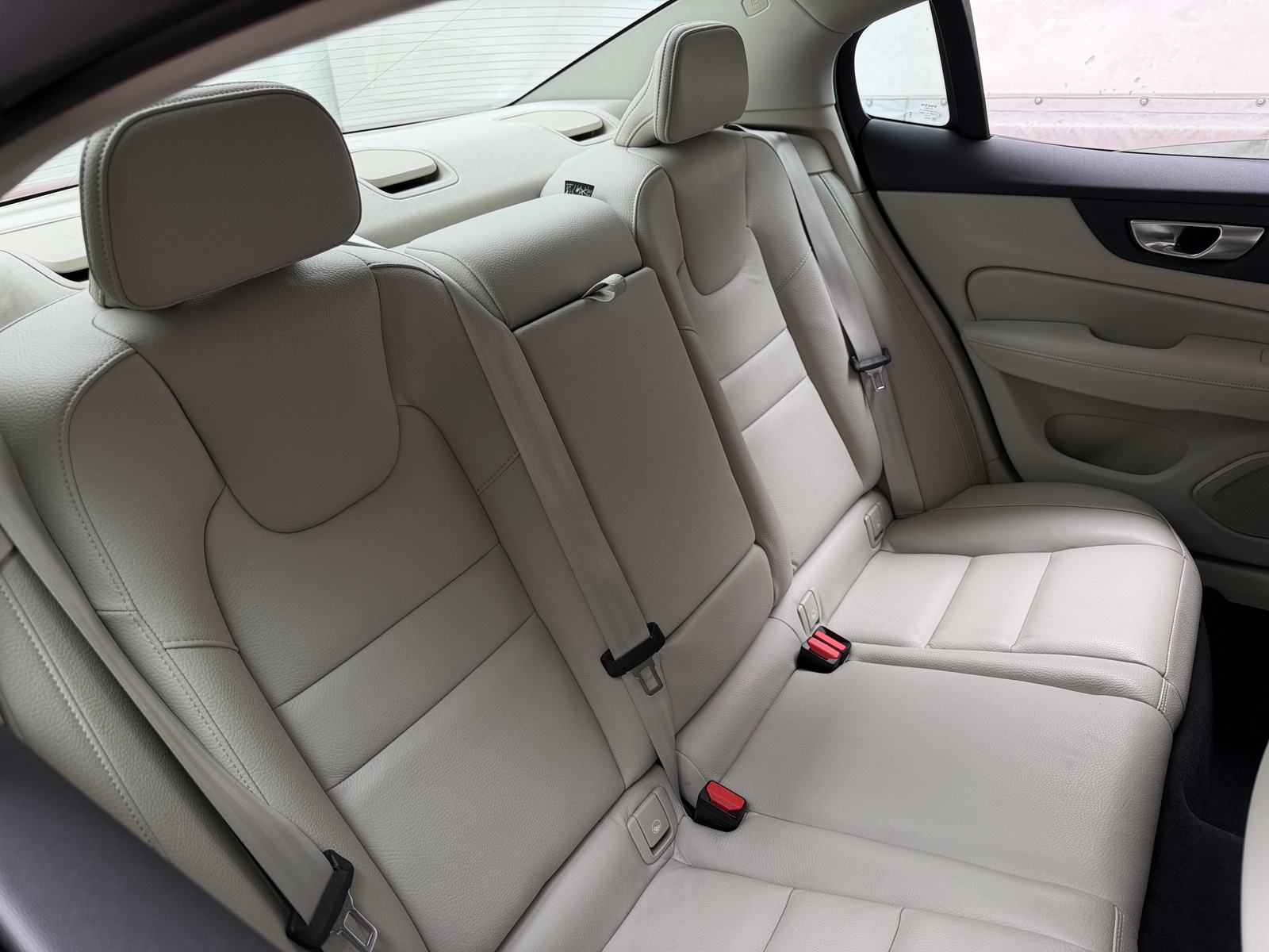 Thumbnail: 2025 Volvo S60 - 5