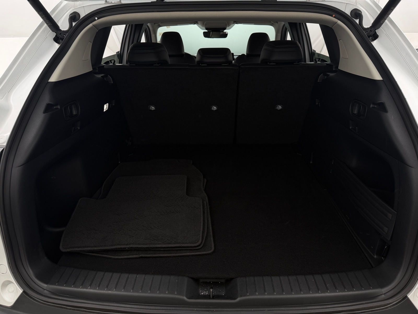 Thumbnail: 2025 Mazda CX-50 - 6